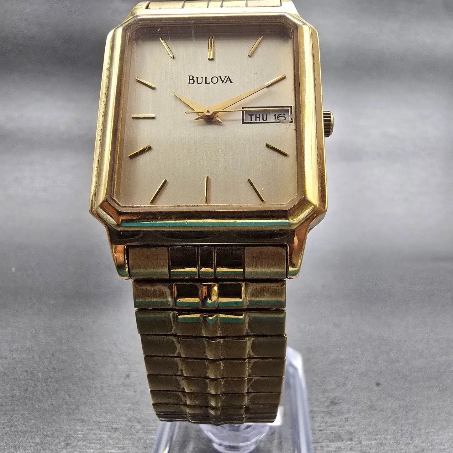 Bulova Watch Men 29mm Champagne Dial Gold Tone Daydate Rectangle 97C28 New Batt5