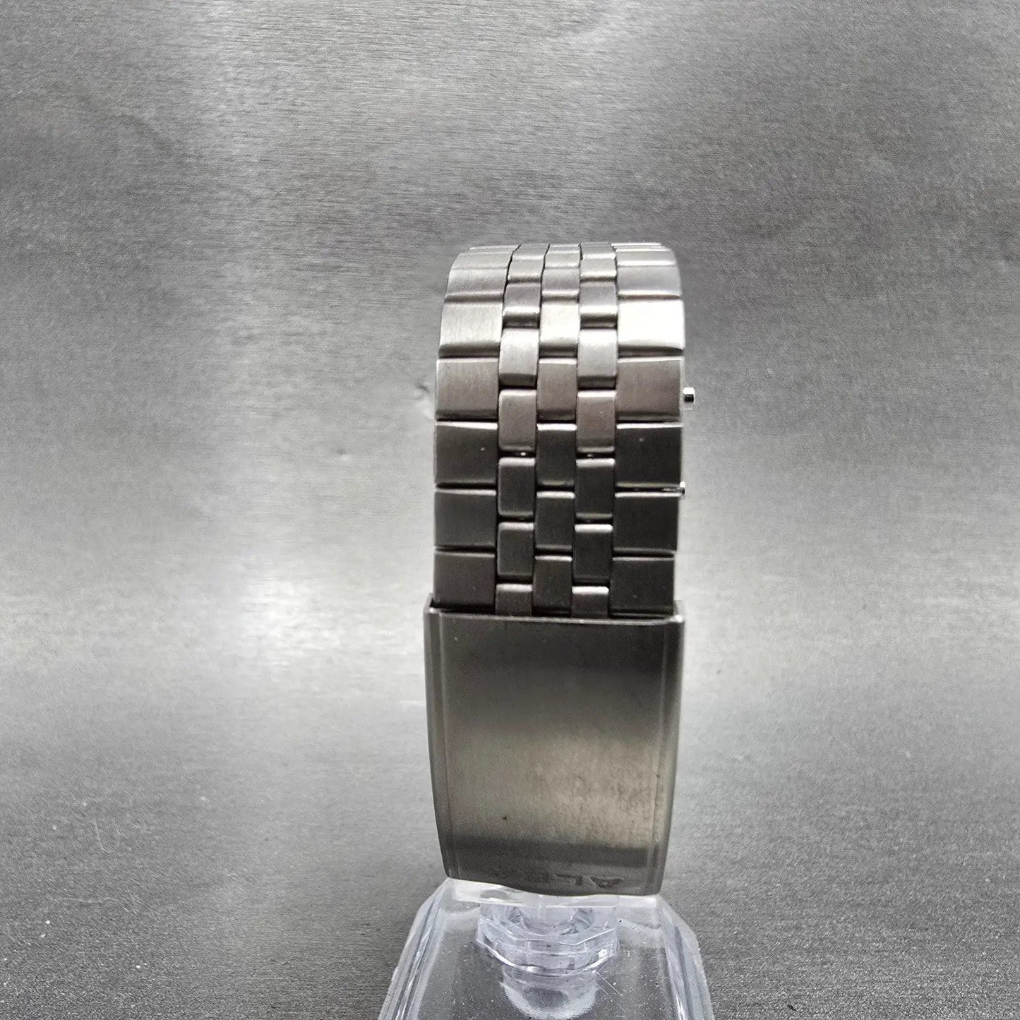 Seiko ALBA Watch Men 29mm White Dial Silver Tone Analog Digital V041-5050 PARTS8