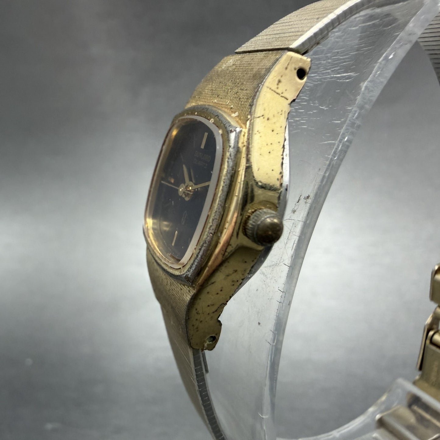 Sunlord Watch Women 19mm Black Dial Gold Tone Rectangle New battery Vintage2