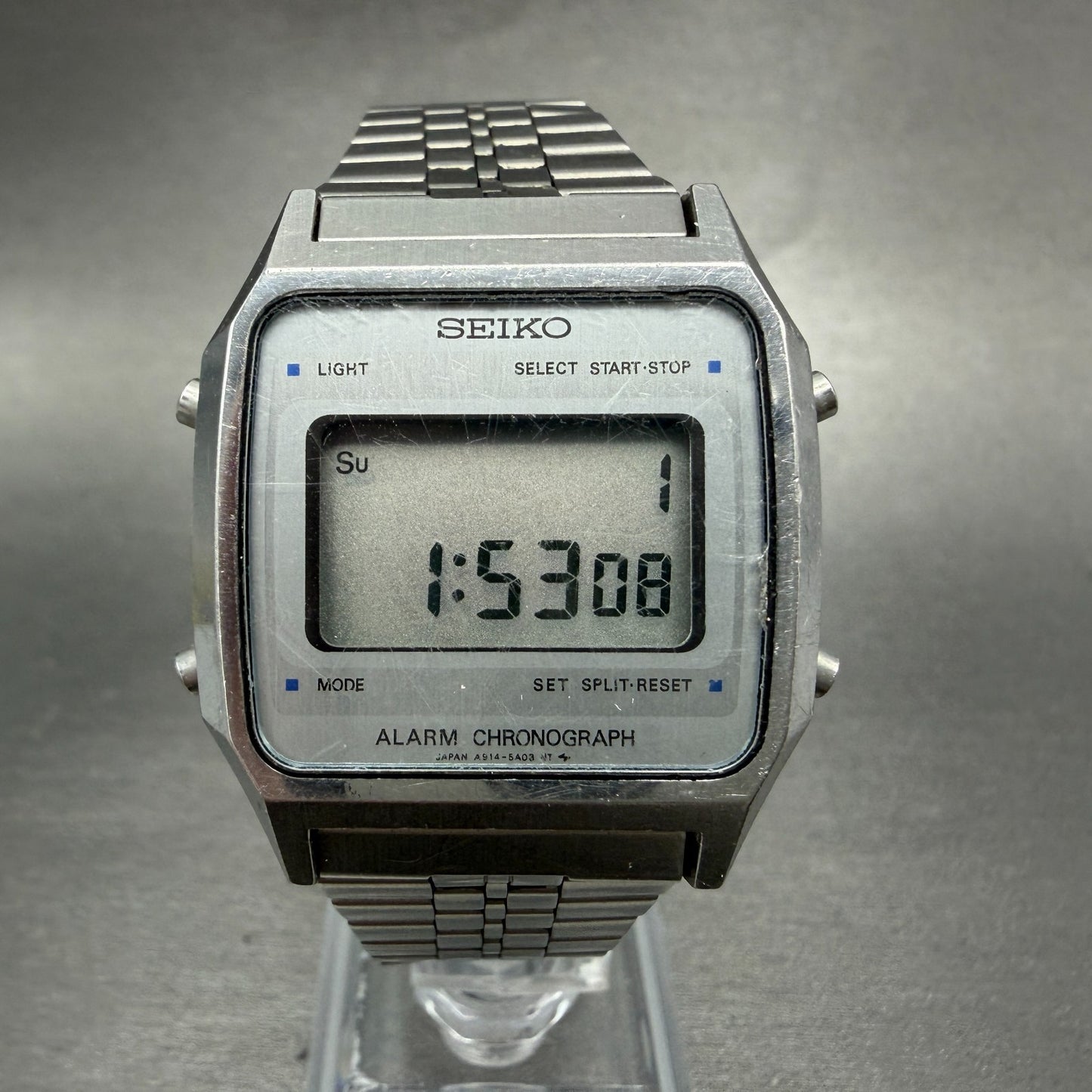 Seiko Digital Watch Men 34mm LCD Silver Alarm Chrono A914-5A09 New battery0