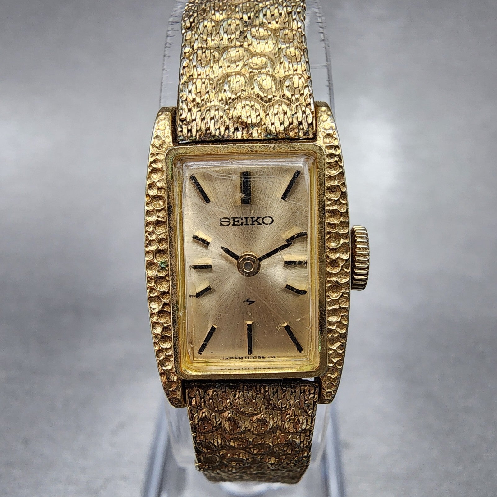 Seiko Tank Watch Women 15mm Champagne Dial Gold Tone Rectangle Manual Wind Runs0