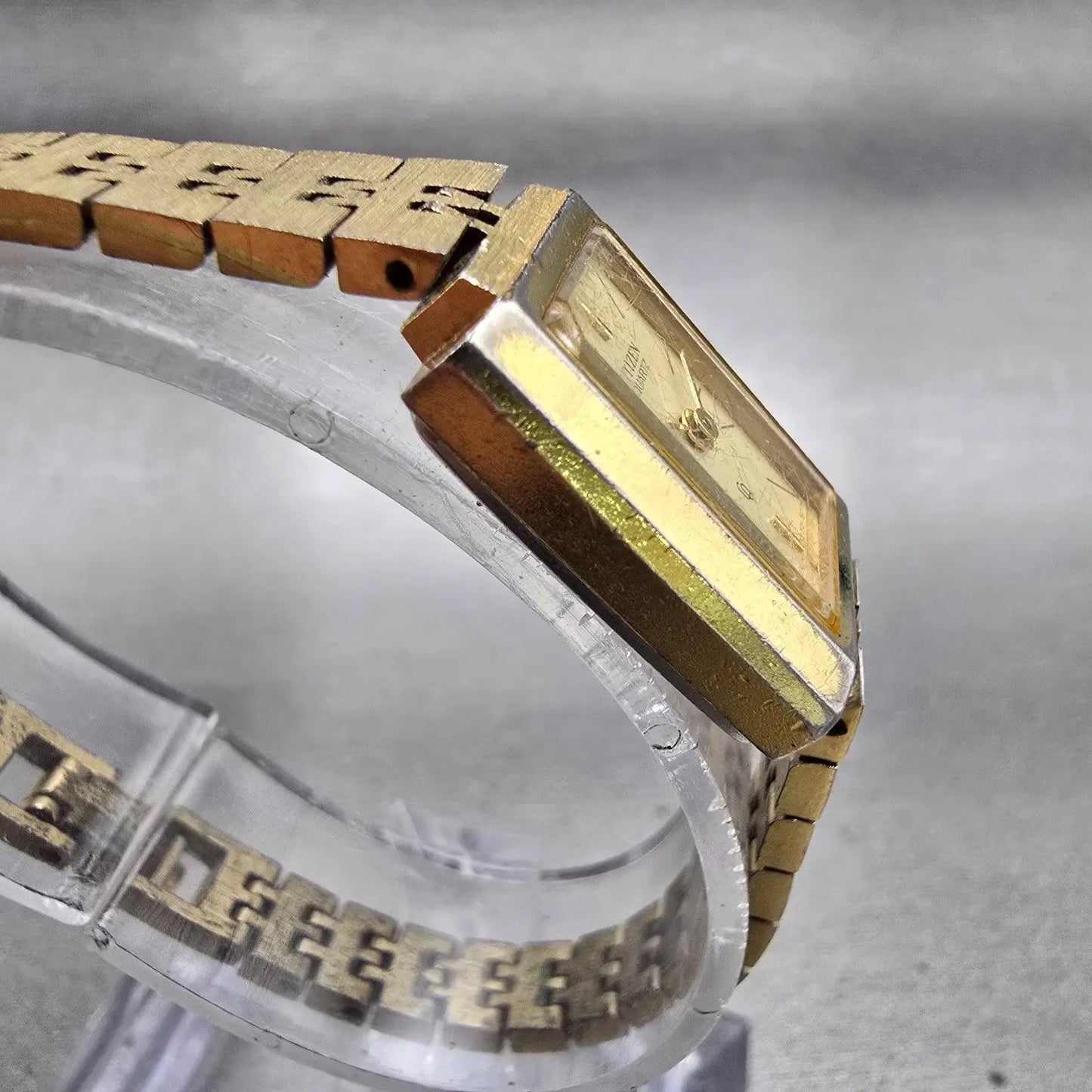 Citizen CQ Watch Women 17mm Champagne Dial Gold Tone 3220-893409 New Battery VTG3