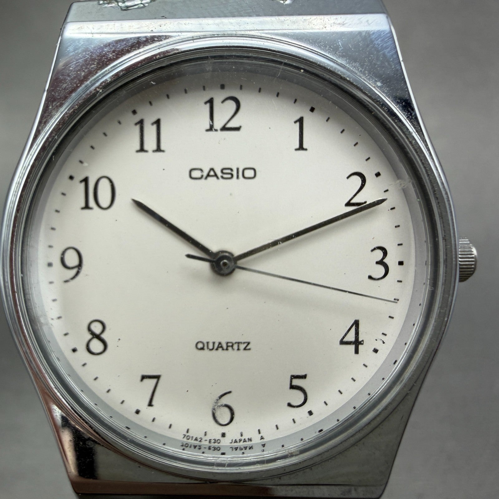 Casio MQ-336 Watch Men 33mm White Dial Silver Tone Round New Battery Vintage PL32