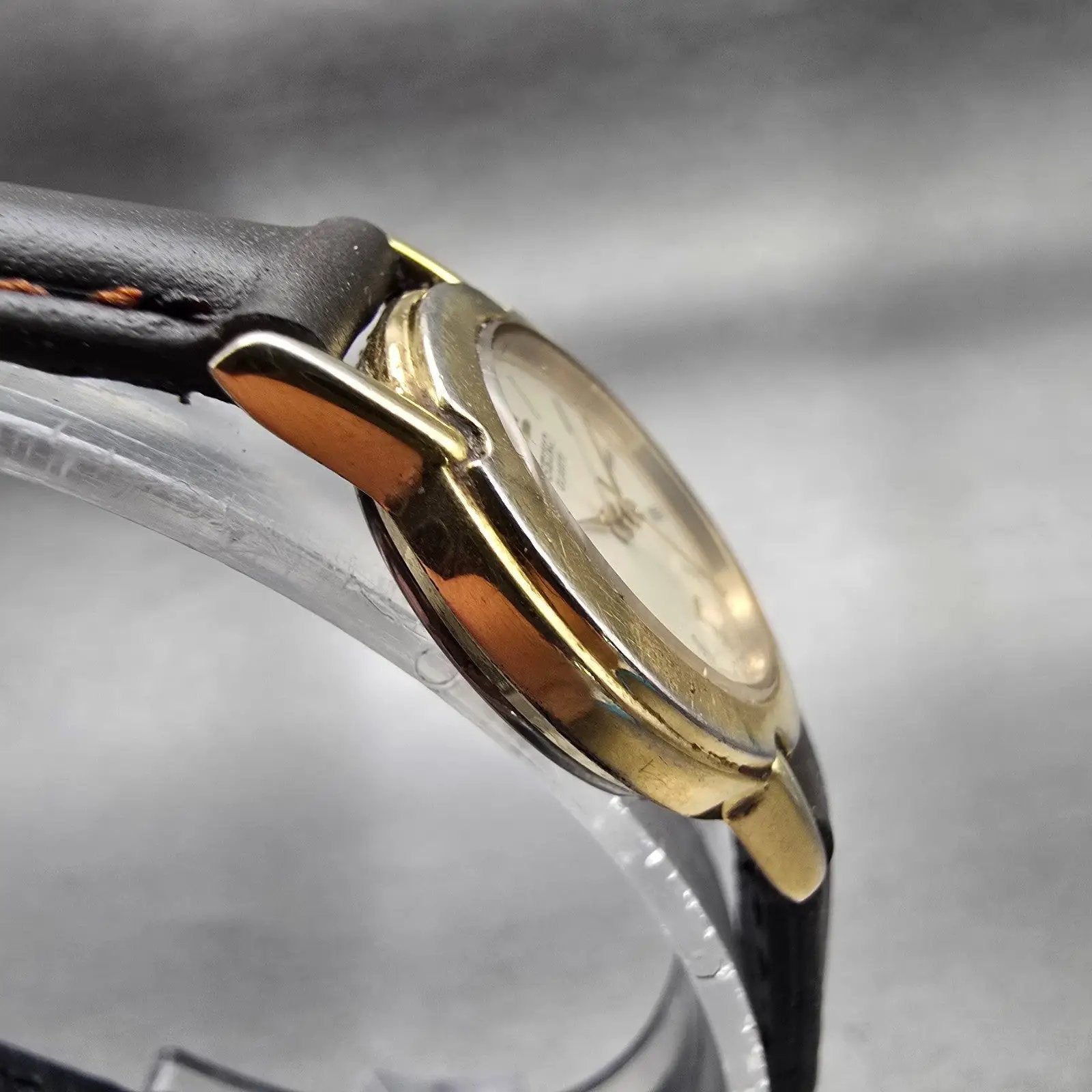 Seiko Watch Women 22mm Ivory Dial Gold Tone Round 1N01-0A19 New Battery Vintage3