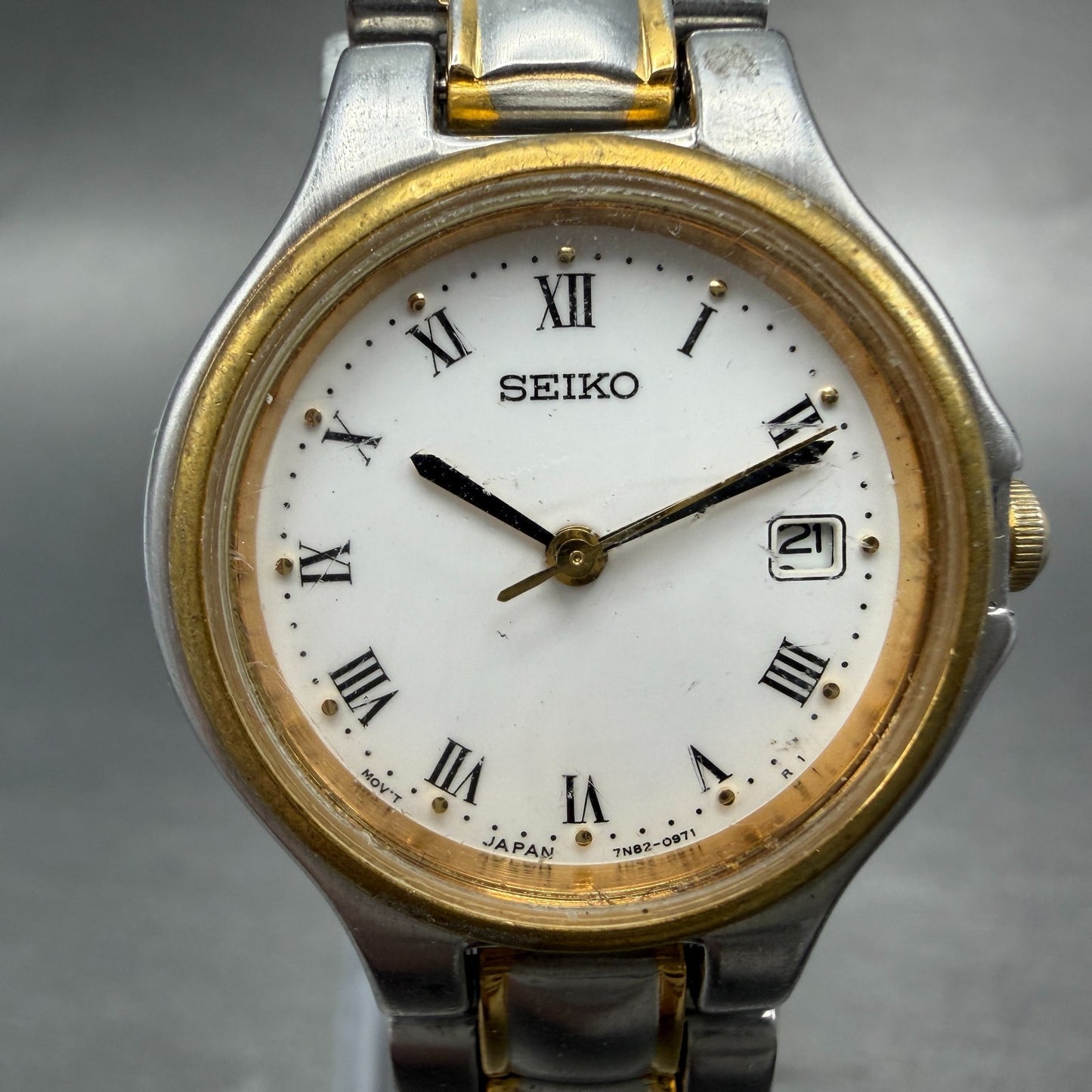 Seiko Watch Women 26mm White Dial Two Tone Date Round 7N82-0410 New Battery1