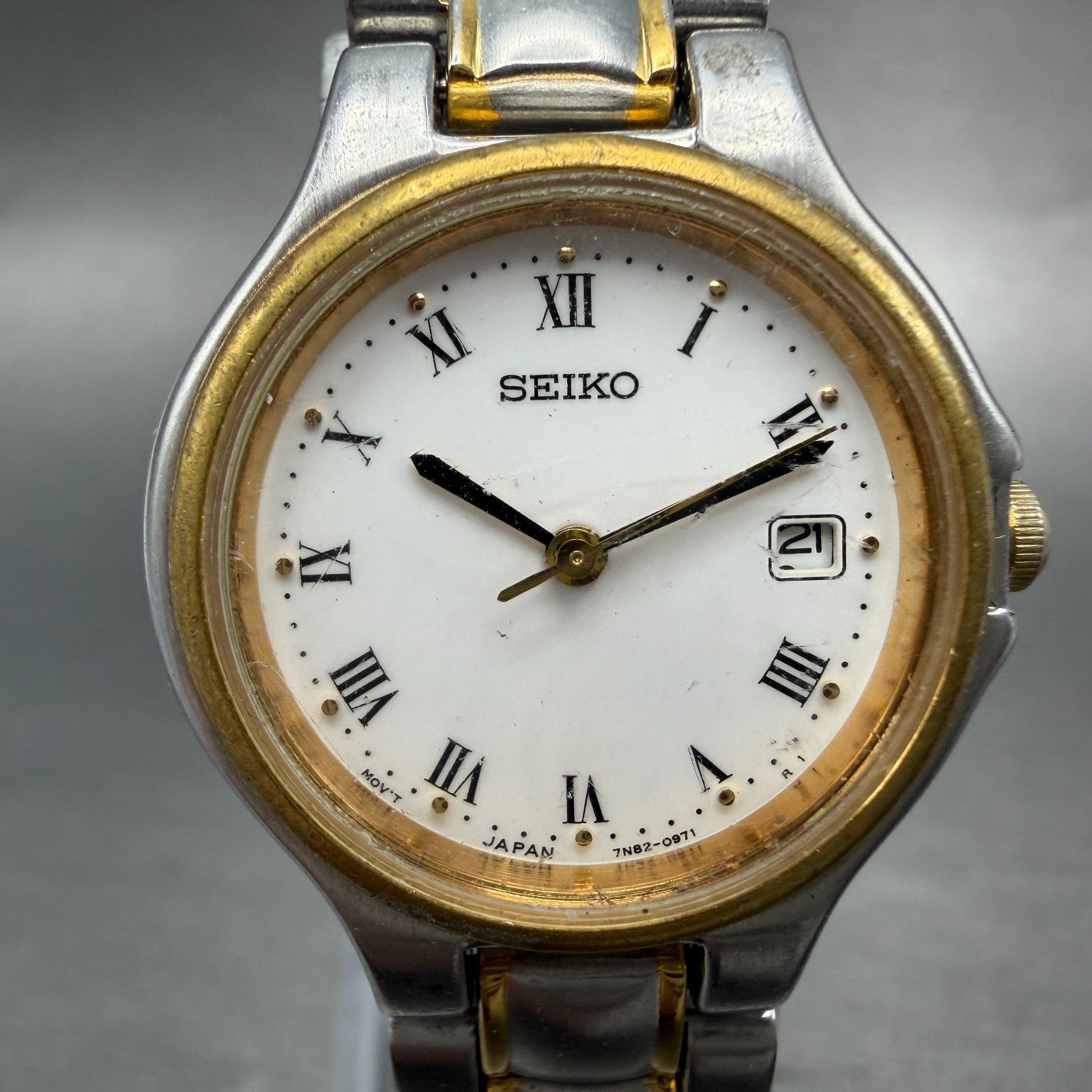 Seiko Watch Women 26mm White Dial Two Tone Date Round 7N82-0410 New Battery1