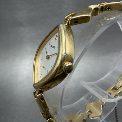 Seiko ALBA Watch Women 17mm White Dial Gold Tone Oval V232-6740 New Battery2