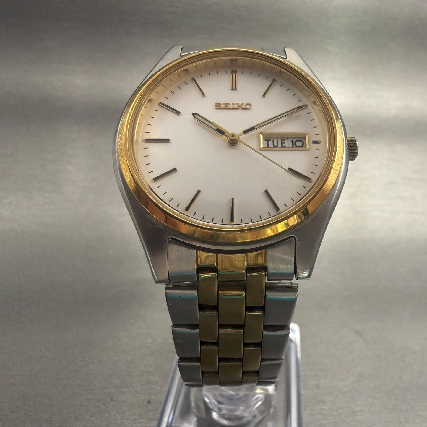 Seiko Watch Men 37mm Silver Dial Two Tone Daydate Round 7N43-9048 New Battery Ad5