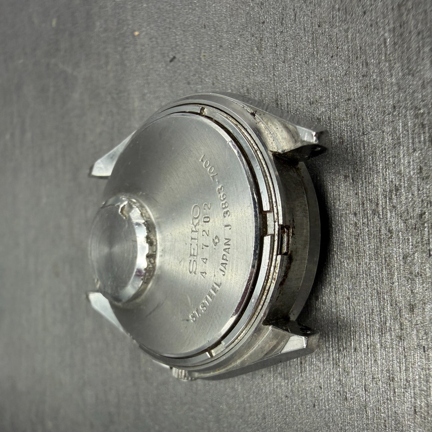 Seiko QR Watch Men 37mm Silver Dial Silver Tone Daydate Round 3863-7001 PARTS FG12