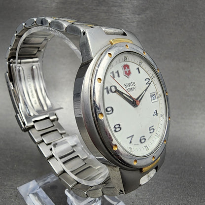 Victorinox Swiss Army Valiant Watch Men 39mm White Dial Two Tone Date Round Runs3