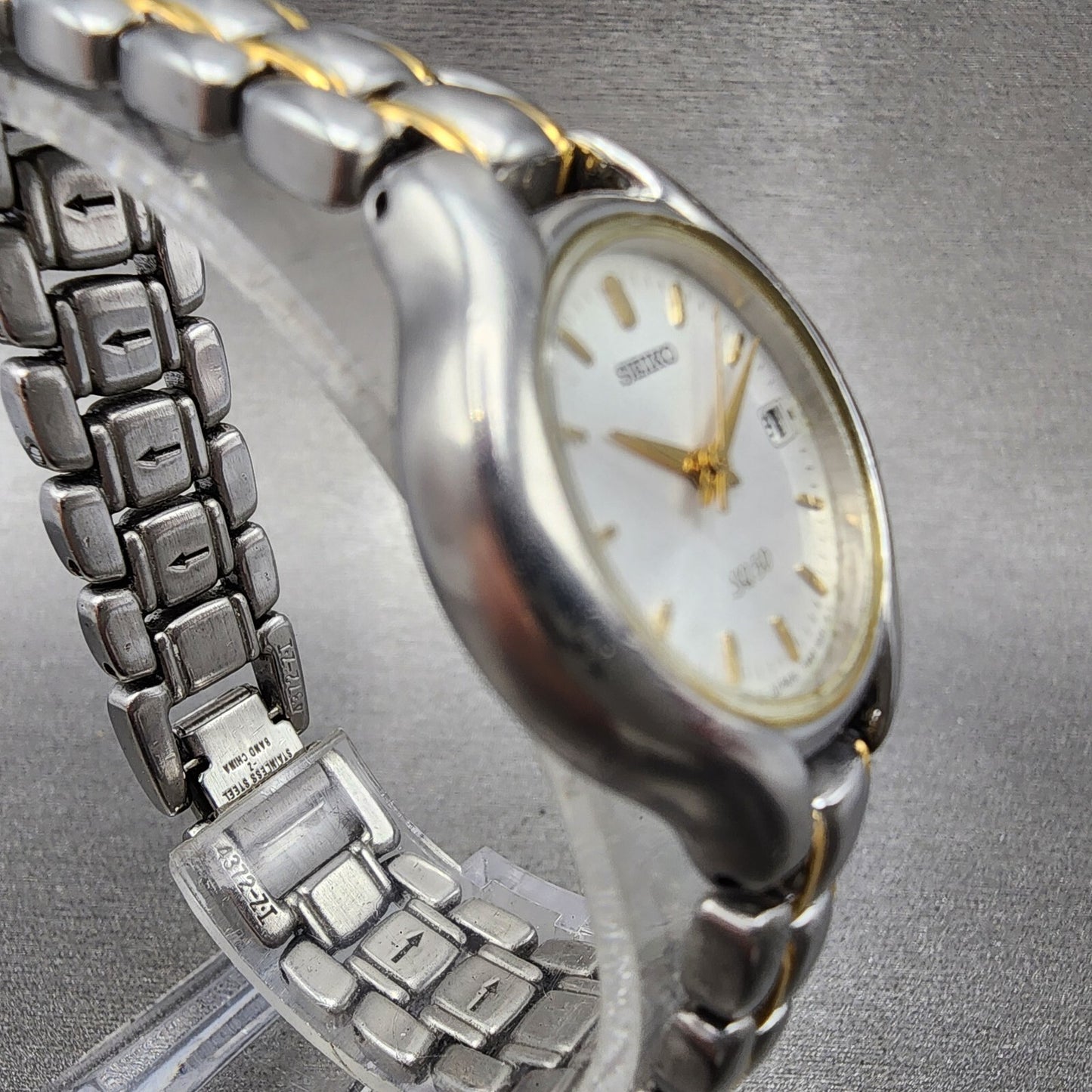 Seiko SQ 50 Watch Women 25mm White Dial Two Tone Date 7n820301 New Battery3