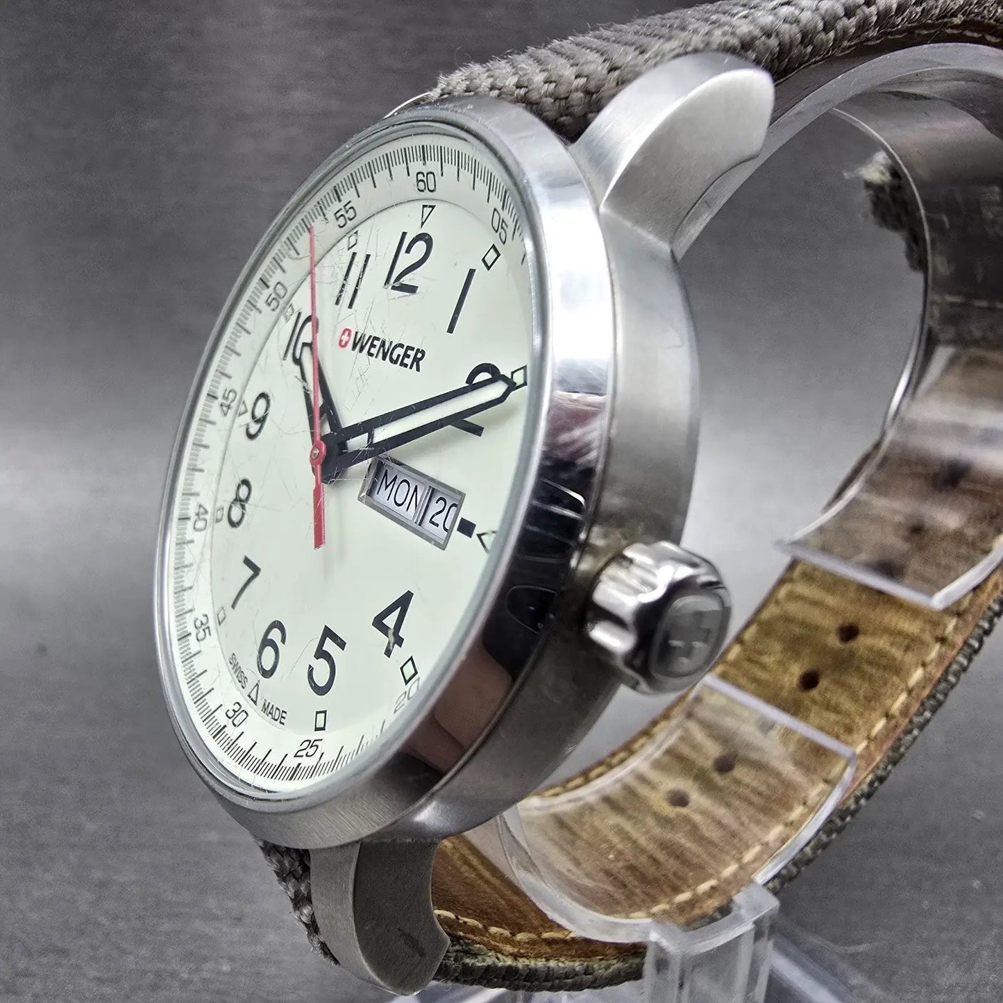 Wenger Attitude Watch Men 42mm White Dial Steel Daydate 01.1541.106 New Battery2