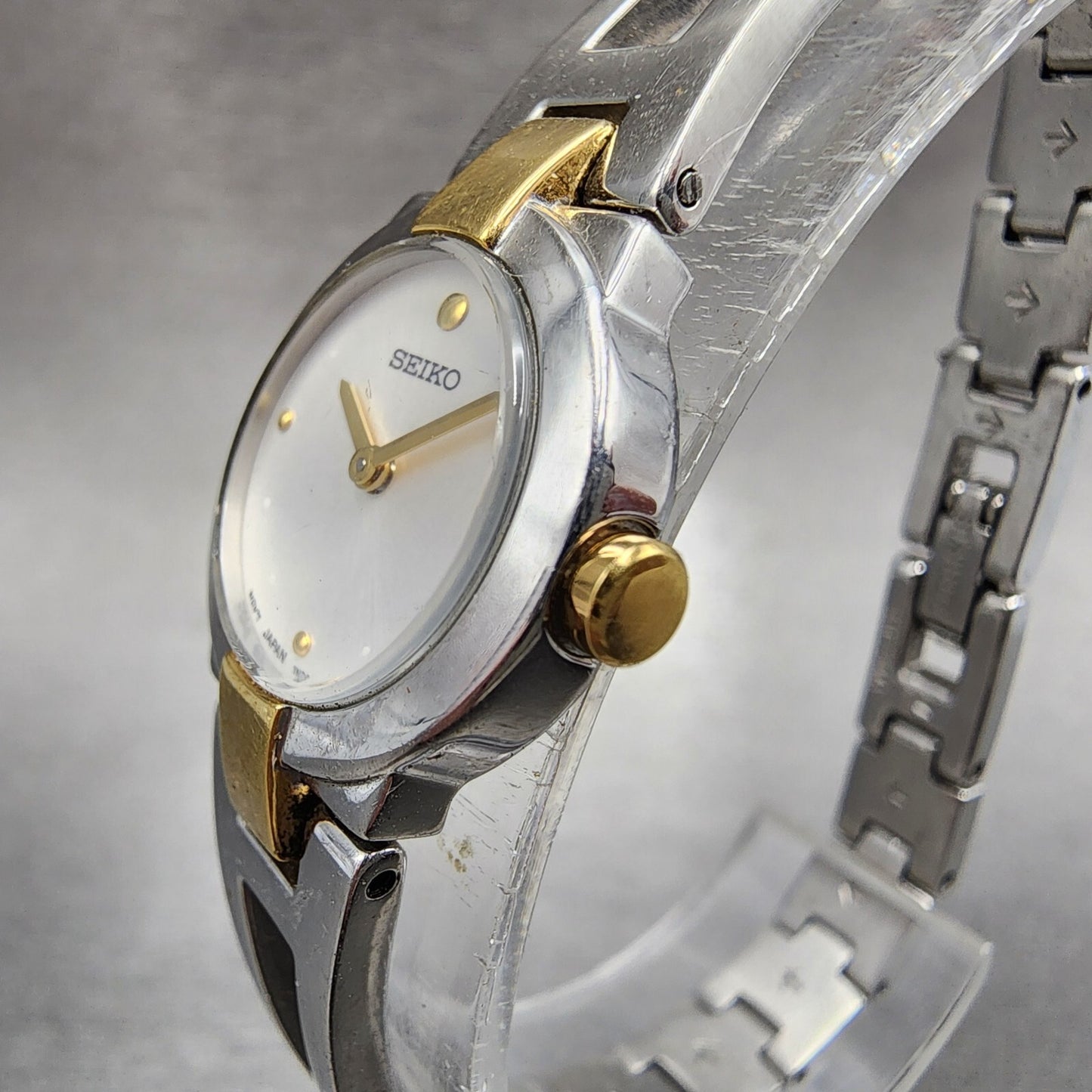 Seiko Watch Women 2mm White Dial Two Tone Round 1n000gm0 New Battery2