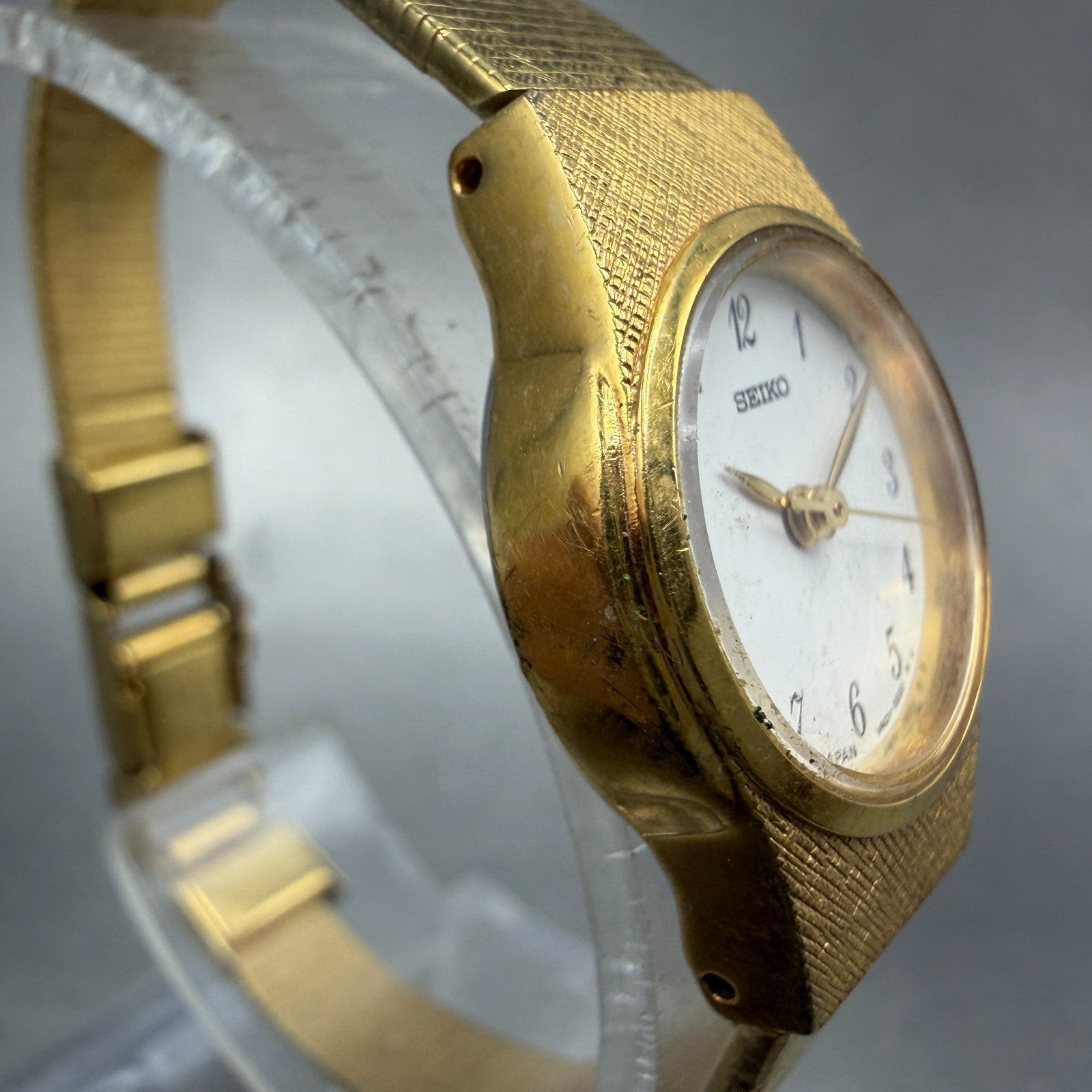 Seiko Watch Women 19mm White Dial Gold Tone Round V401-1810 New Battery Vintage3