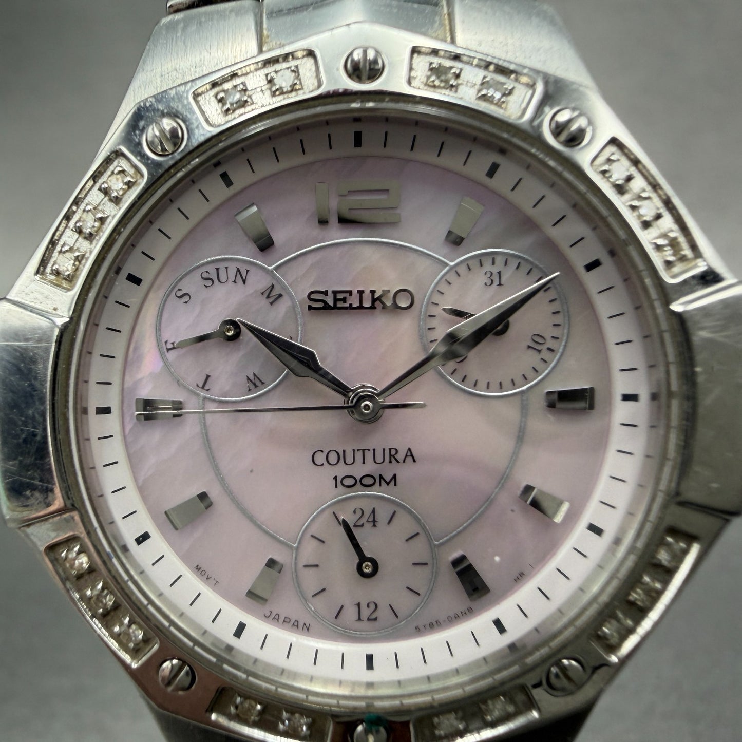 Seiko Coutura Watch Women 31mm MOP Dial Silver Tone Daydate 5Y85-0AJ0 NewBattery1