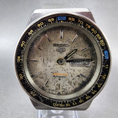 Seiko 5 Sports Watch Men 38mm Silver Dial Steel Daydate 63098360 PARTS2