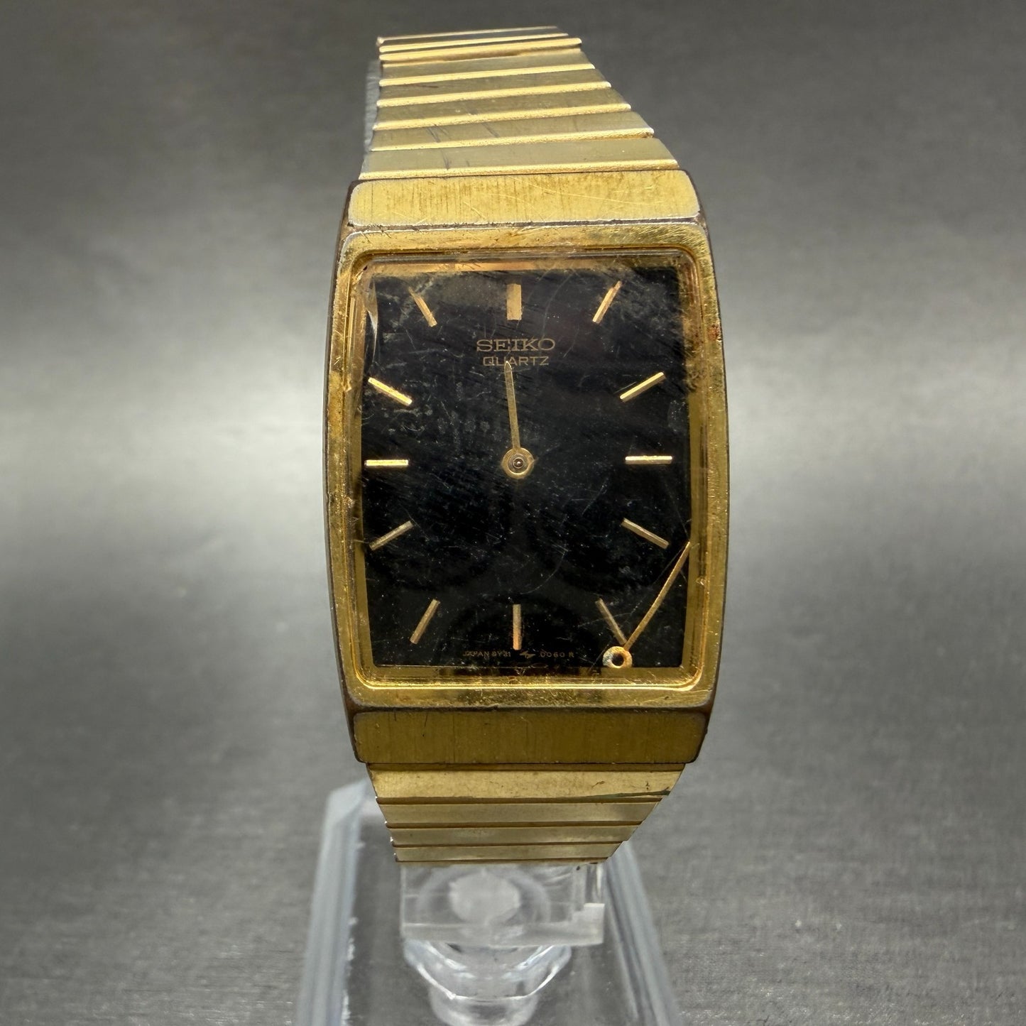 Seiko Tank Watch Men 24mm Black Dial Gold Tone Rectangle 8Y21-5069 VTG PARTS0