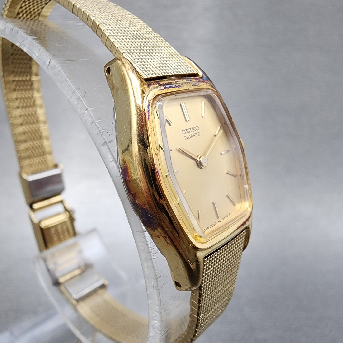 Seiko Watch Women 18mm Champagne Dial Gold Tone 2c206440 New Battery3