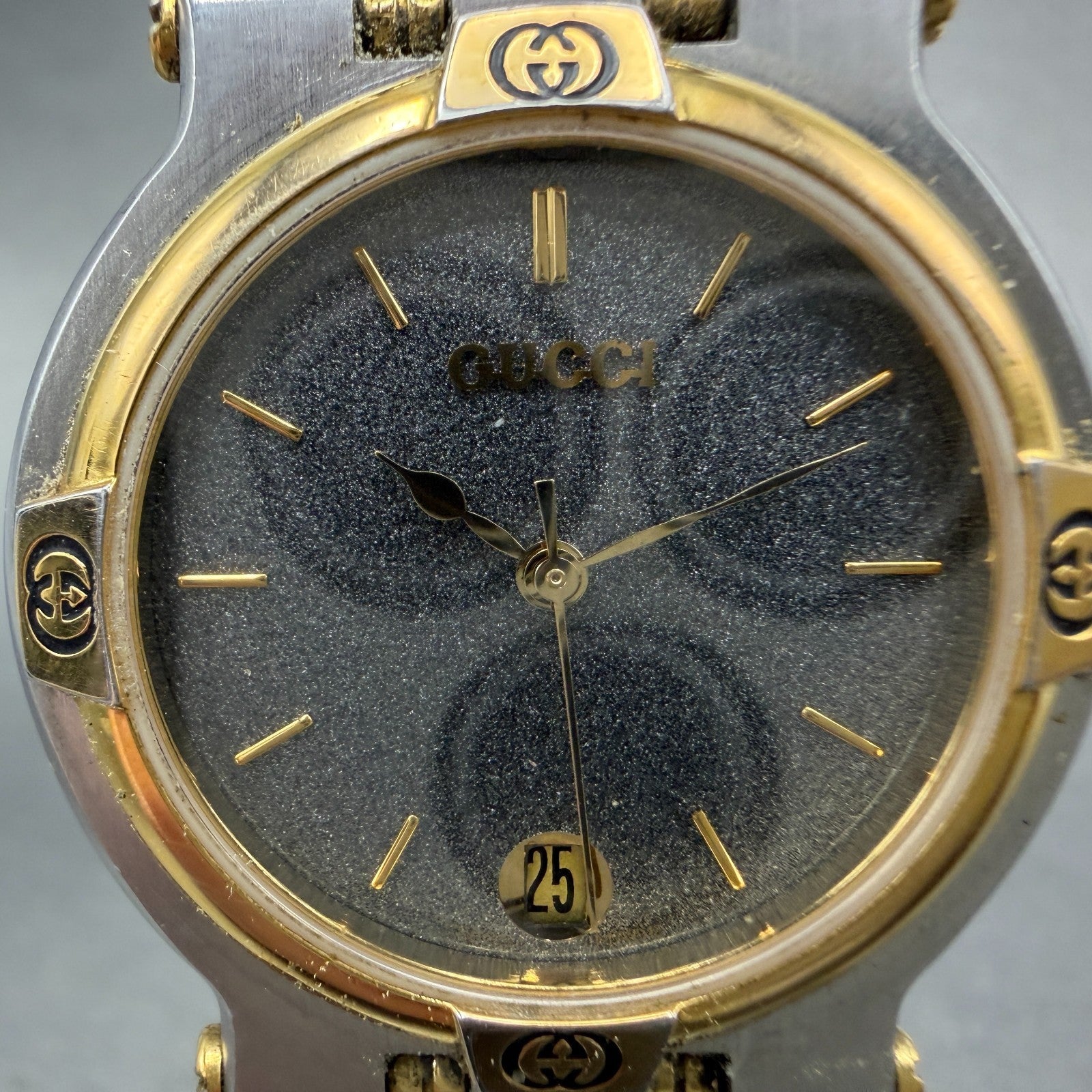 Gucci 9000M Watch Men 32mm Silver Dial Two Tone Date Round Bracelet New Battery1