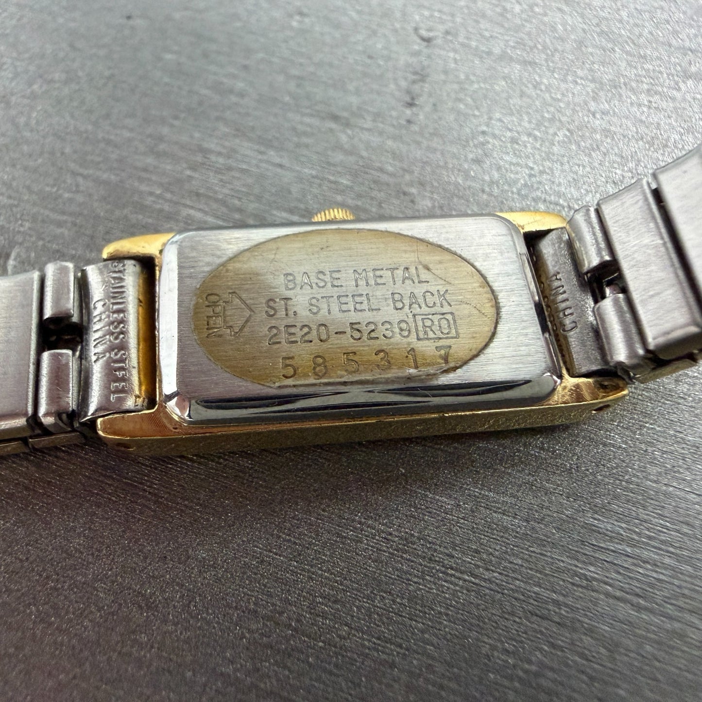 Seiko Tank Watch Women 12mm Champagne Dial Gold Tone 2E20-5239 New Battery H7649