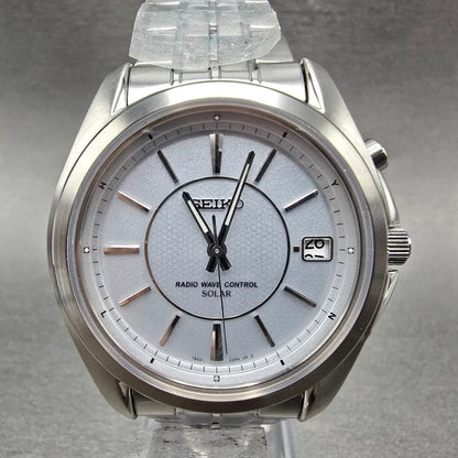 Seiko Atomic Solar Watch Men 39mm White Dial Silver Date Round 7B42-0AK0 PARTS0