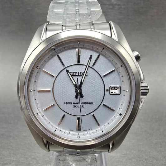Seiko Atomic Solar Watch Men 39mm White Dial Silver Date Round 7B42-0AK0 PARTS0