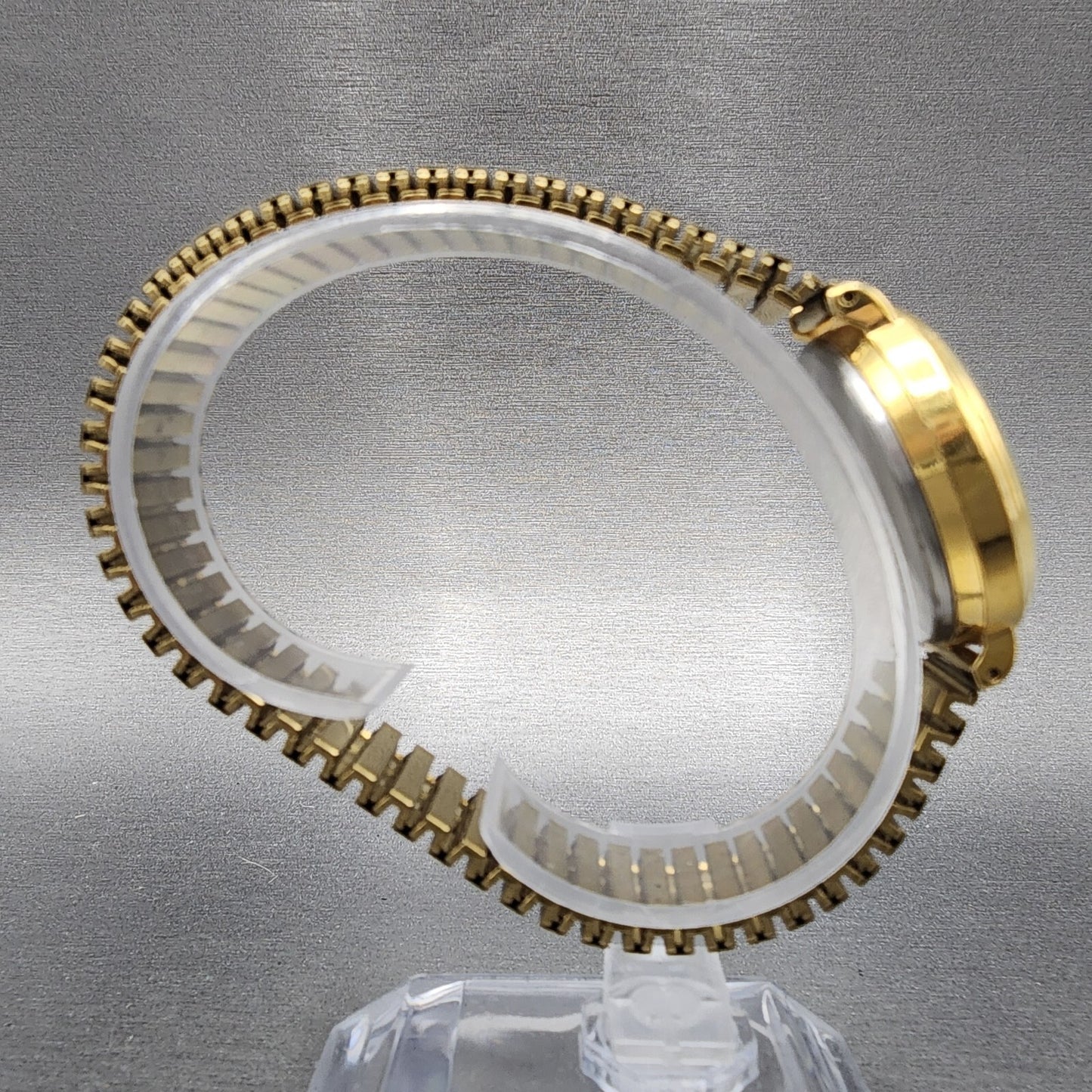 Vega Junction Watch Women 30mm White Dial Gold Tone Sun Moon Round New Battery8