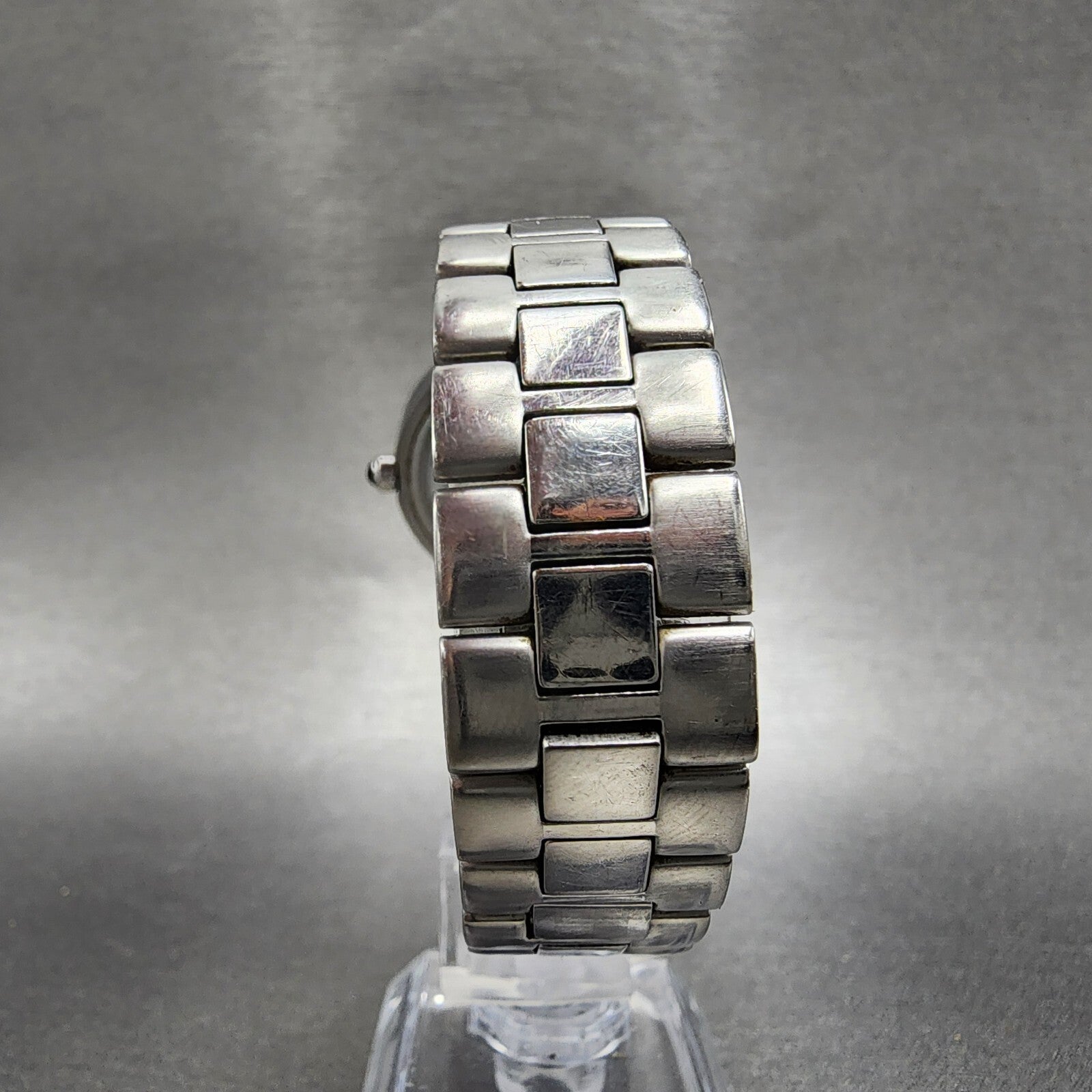 Givenchy Kelidone Watch Women 32mm Black Dial Steel Date Round New Battery7