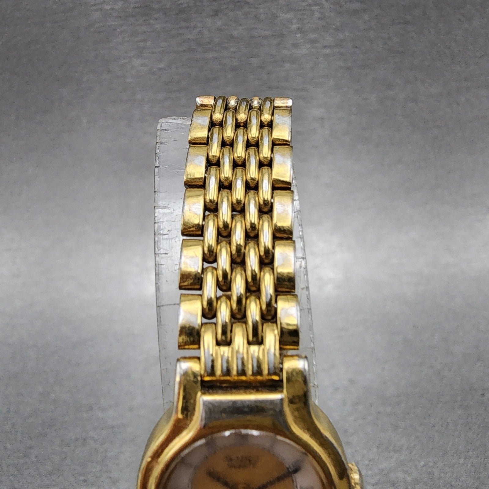 Seiko Watch Women 19mm White Dial Gold Tone Round V4010289 New Battery4