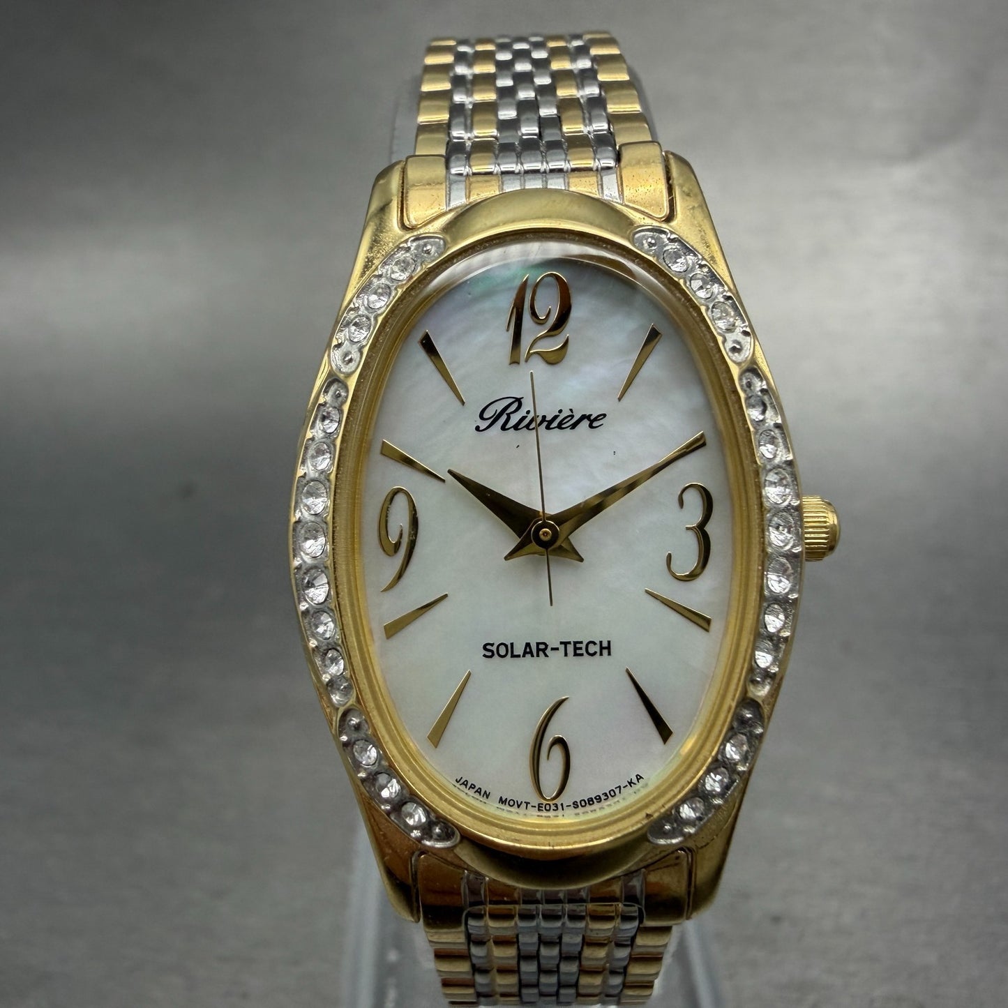 Citizen Riviere Solar Watch Women 23mm MOP Dial Two Tone Oval E031-S033063 Runs0