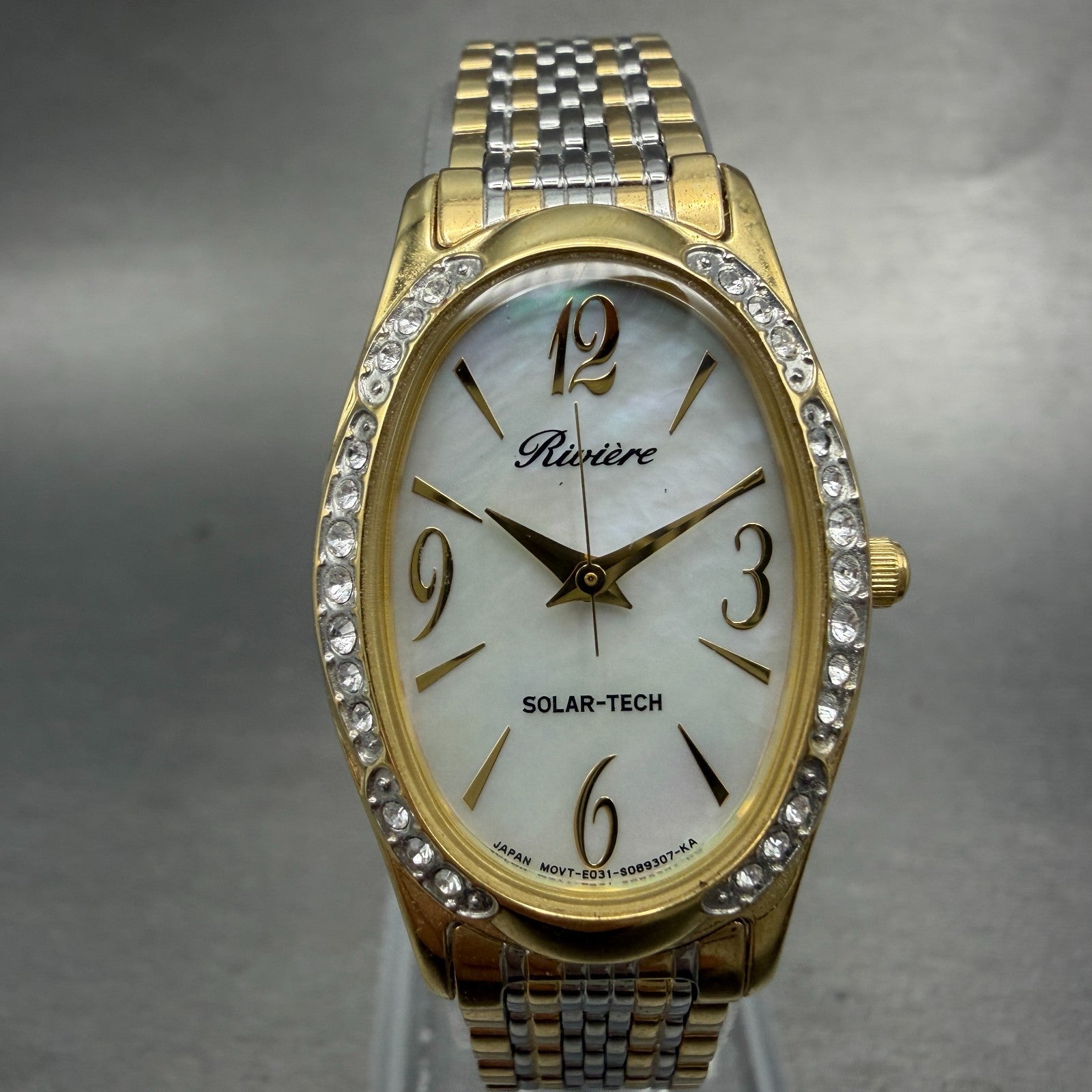 Citizen Riviere Solar Watch Women 23mm MOP Dial Two Tone Oval E031-S033063 Runs0