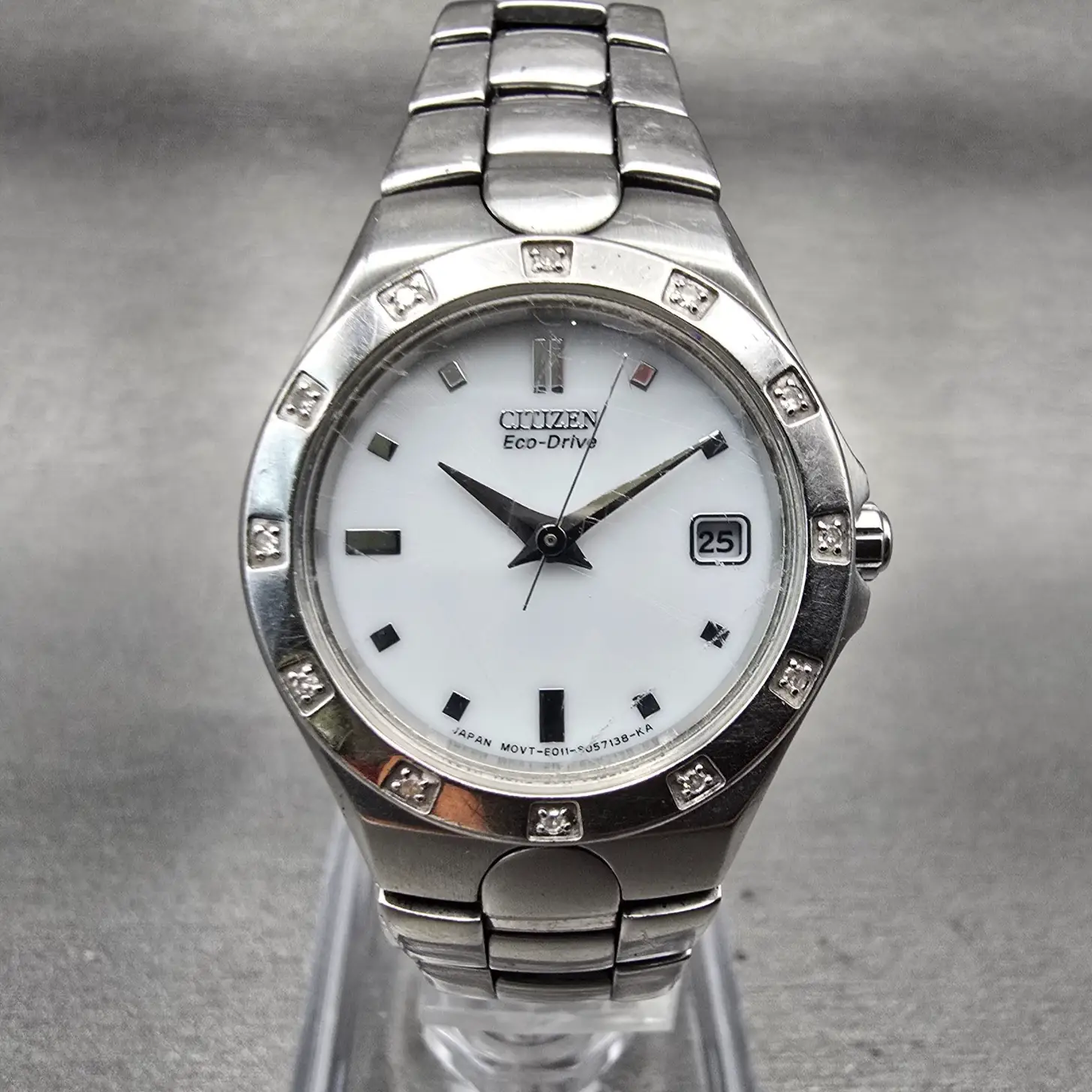 Citizen Eco-Drive Watch Women 25mm White Dial Silver Tone Date E011-S033705 Runs0