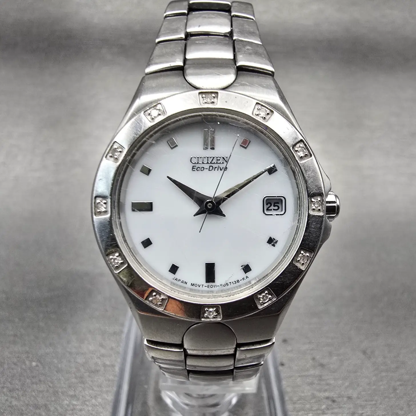 Citizen Eco-Drive Watch Women 25mm White Dial Silver Tone Date E011-S033705 Runs0