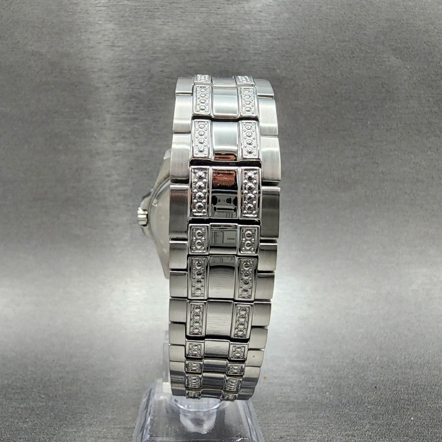 Bulova Watch Men 43mm Black Dial Steel Crystal Accents Date Round 96K105