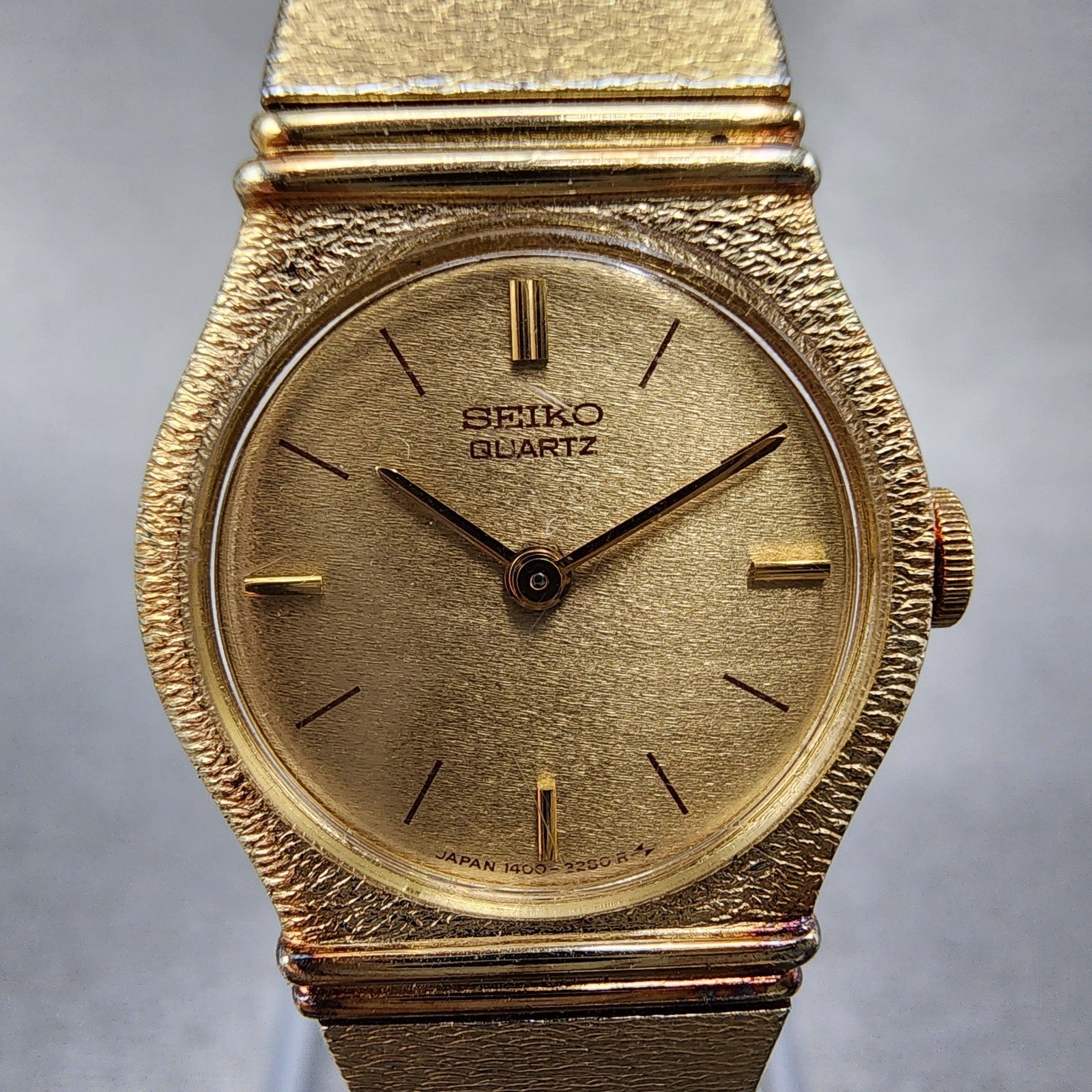 Seiko Watch Women 19mm Champagne Dial Gold Tone Round 14000750 New Battery1