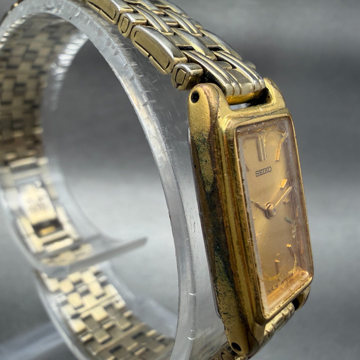 Seiko Tank Watch Women 13mm Champagne Dial Gold Tone 2e20-7021 New Battery 45672