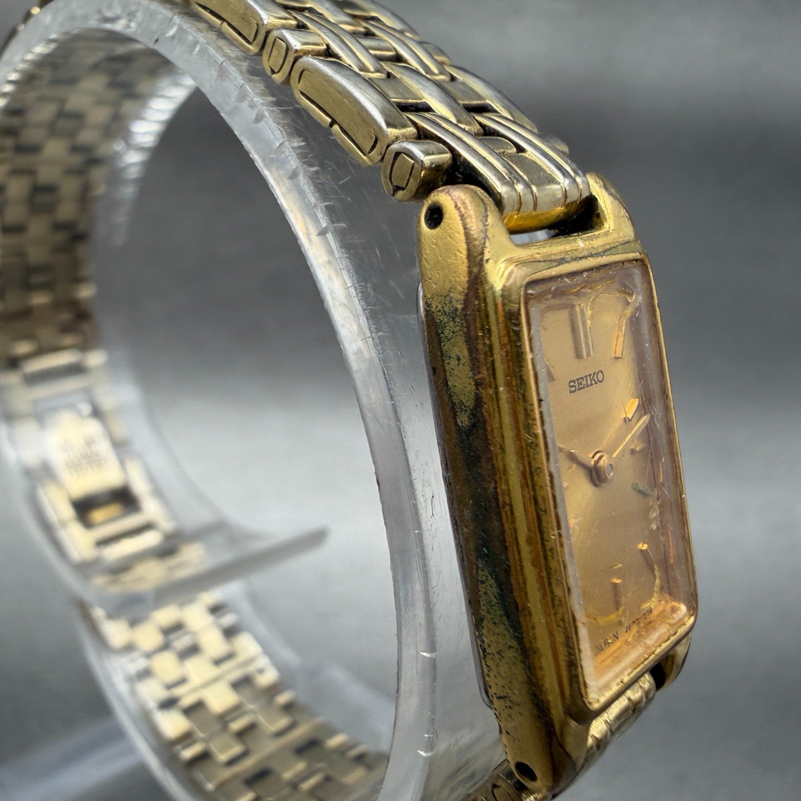 Seiko Tank Watch Women 13mm Champagne Dial Gold Tone 2e20-7021 New Battery 45672