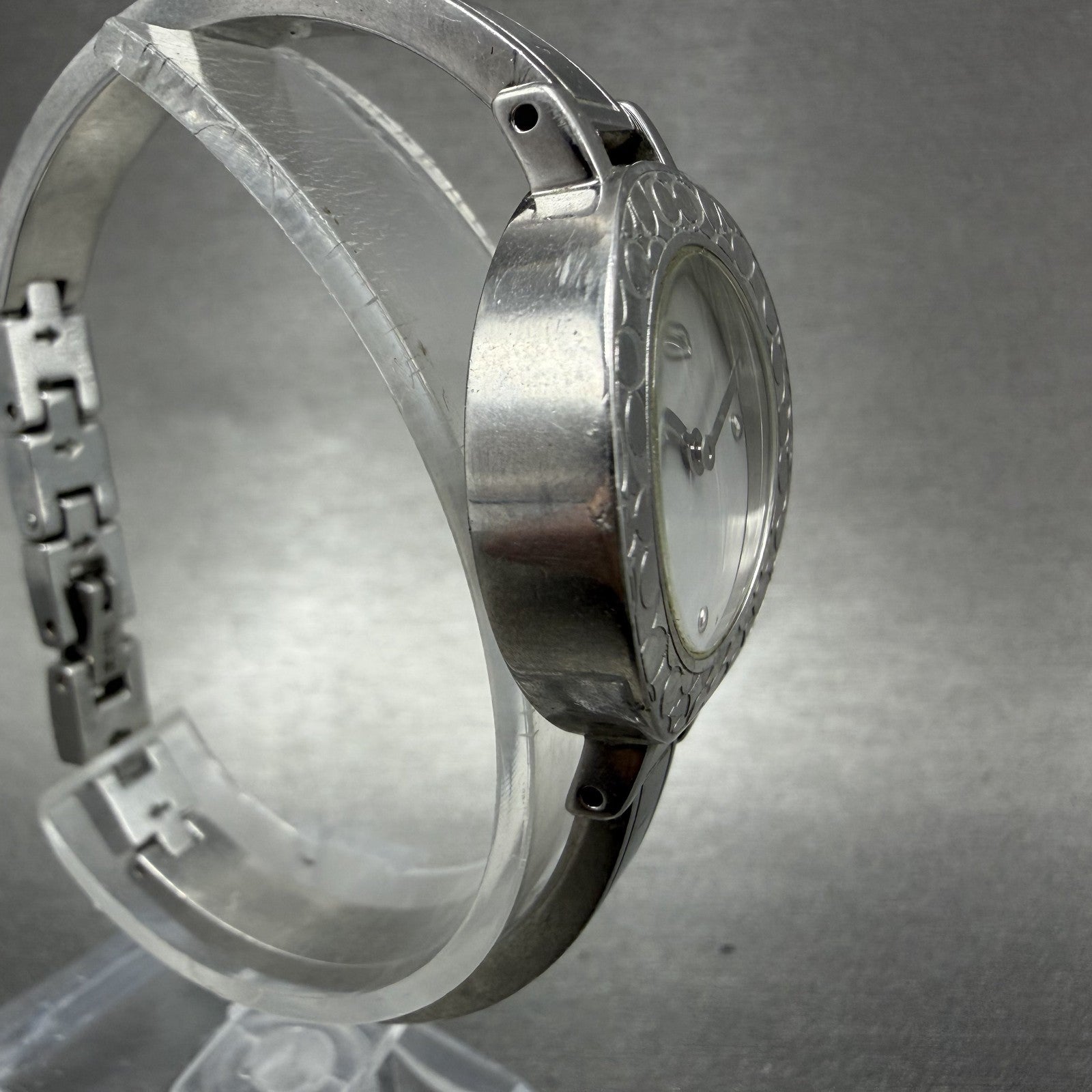 Coach Watch Women 27mm White Dial Silver Tone Round Bangle New Battery3