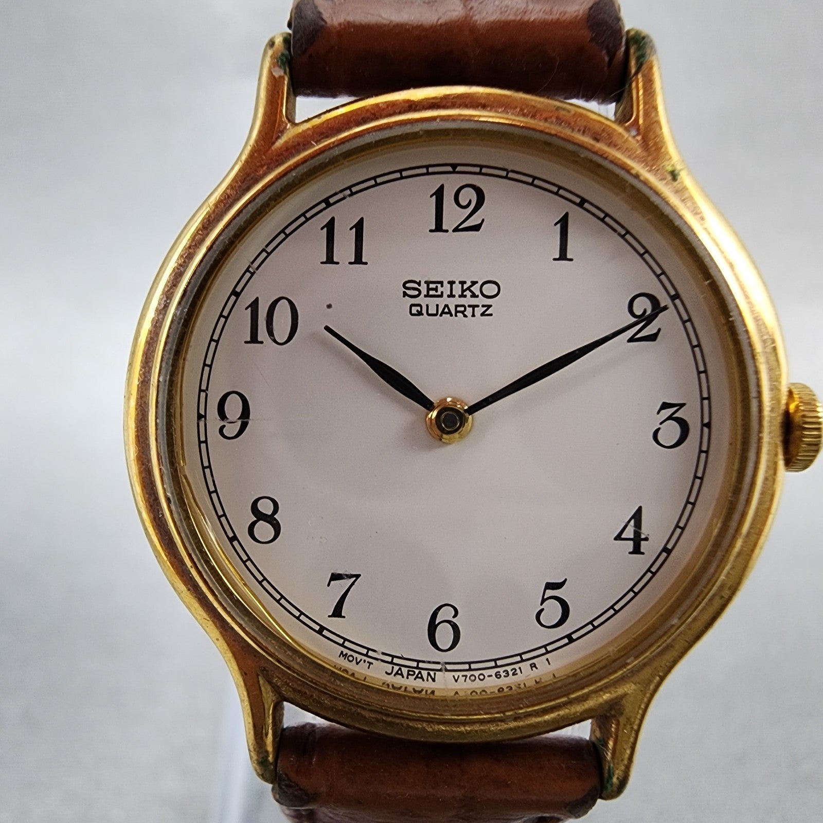 Seiko Watch Women 26mm White Dial Gold Tone Round V7006091 New Battery1