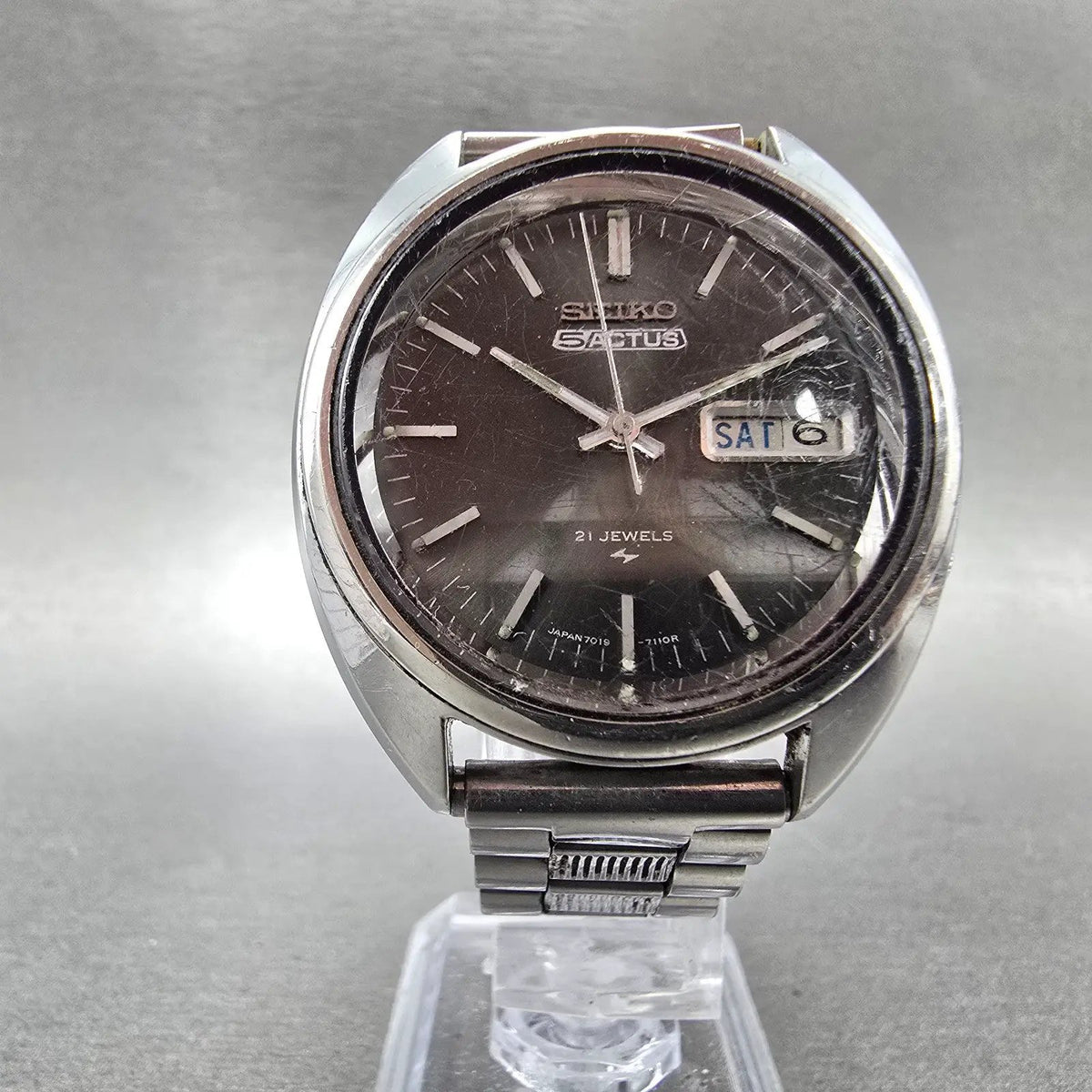 Seiko 5 Actus Watch Men 36mm Black Dial Silver Tone Daydate 7019-7070 Runs5