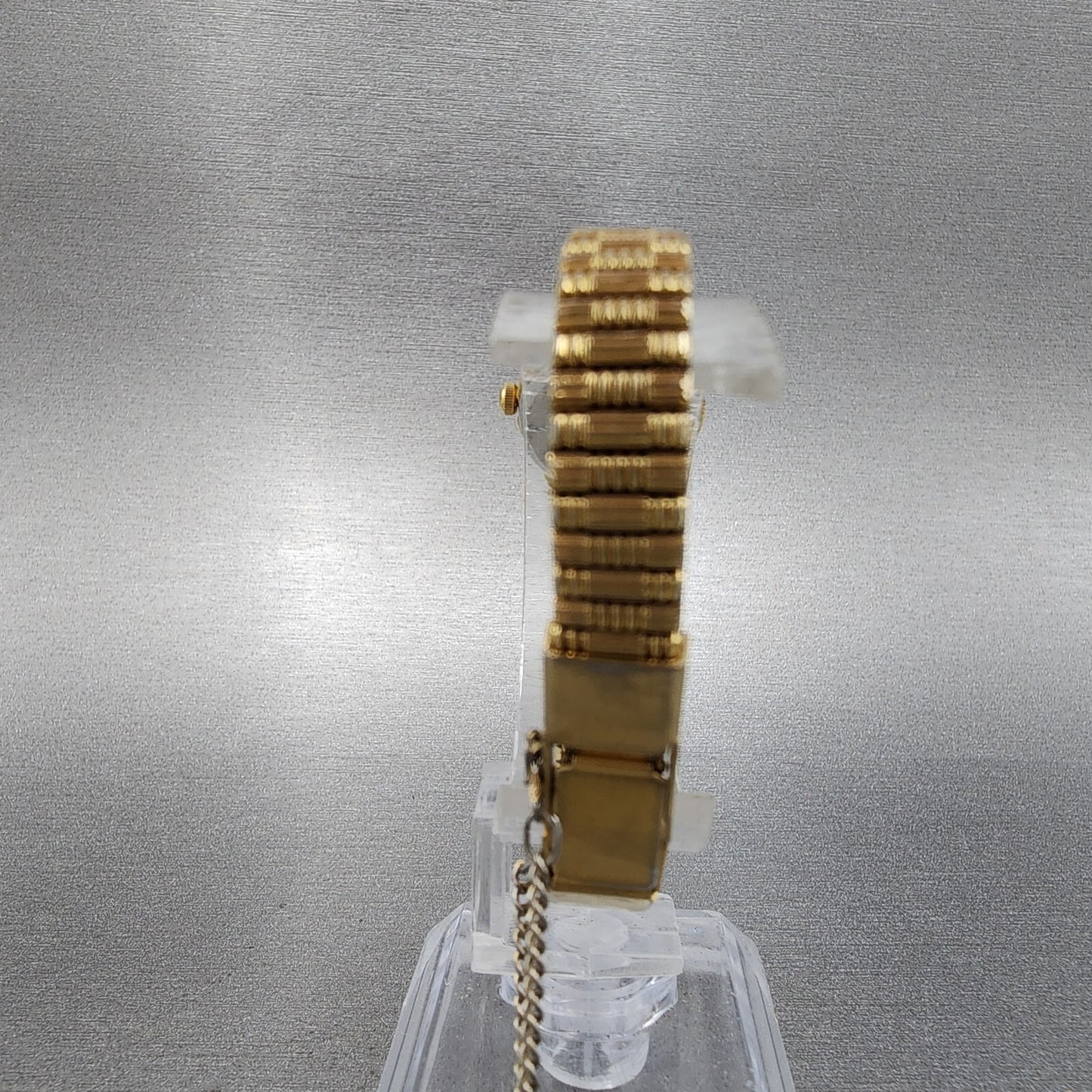 Seiko Watch Women 17mm Champagne Dial Gold Tone Oval 2y015c19 New battery7