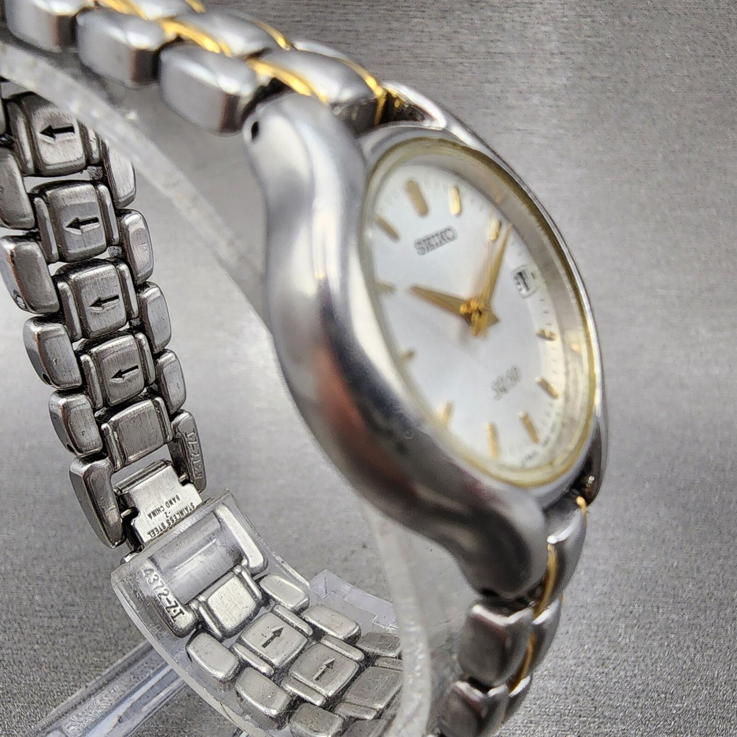 Seiko SQ 50 Watch Women 25mm White Dial Two Tone Date 7n820301 New Battery4