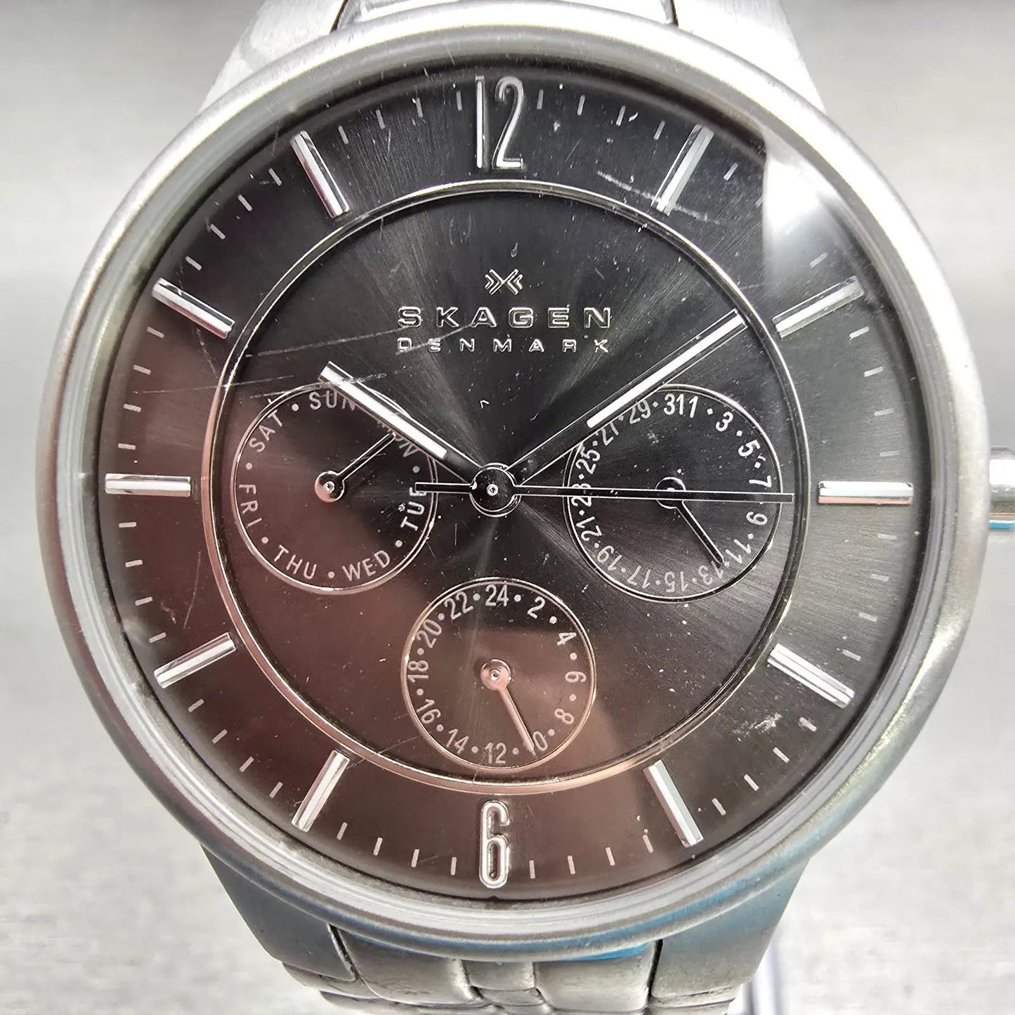 Skagen Denmark Watch Men 38mm Gray Dial Silver Tone Daydate 331XLSXM New Battery1