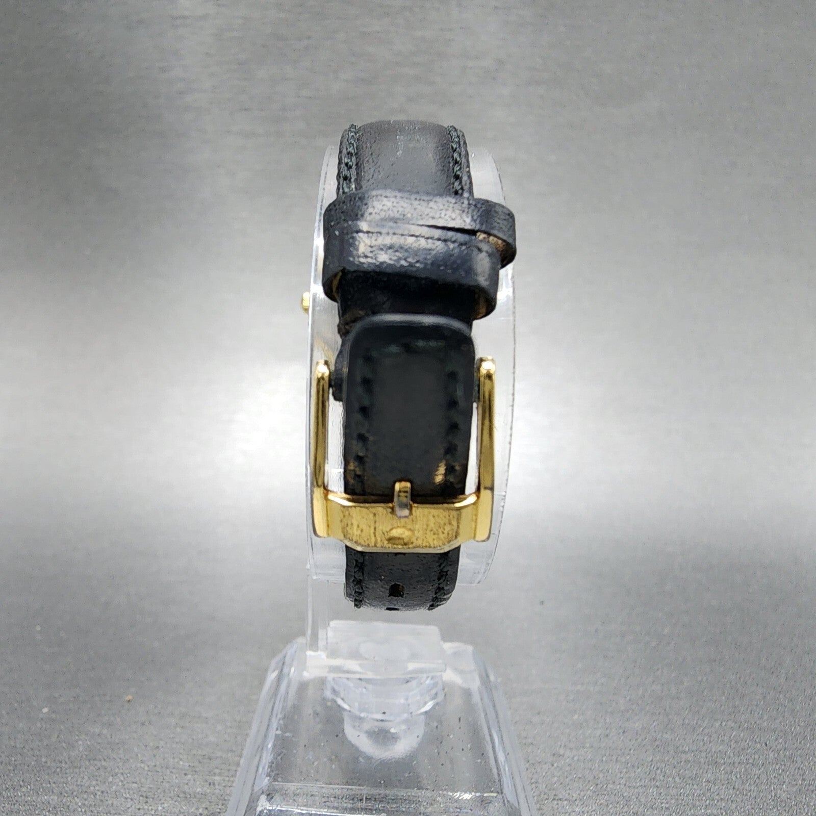 Movado Museum Watch Women 24mm Black Dial Gold Tone Round 88.66.820.N New Batt7