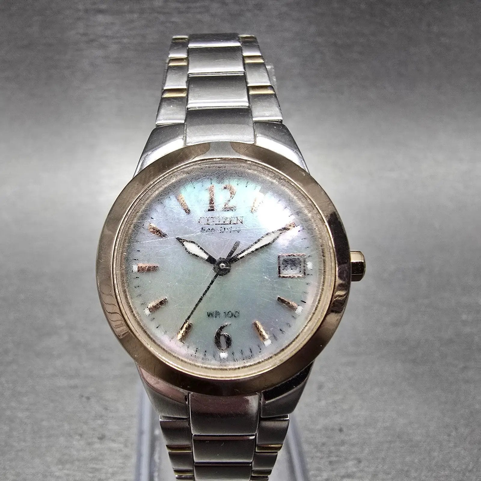 Citizen Eco-Drive Watch Women 26mm MOP Dial Two Tone Date E011-S070082 Works KKJ0