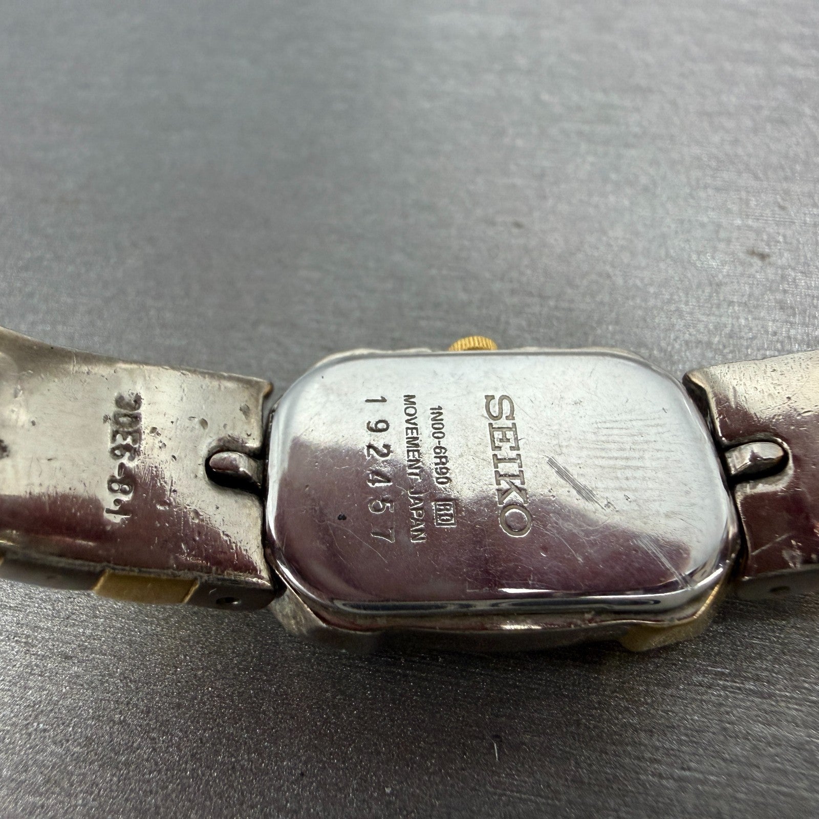 Seiko Watch Women 16mm White Dial Two Tone Hexagon 1N00-6R90 New Battery9