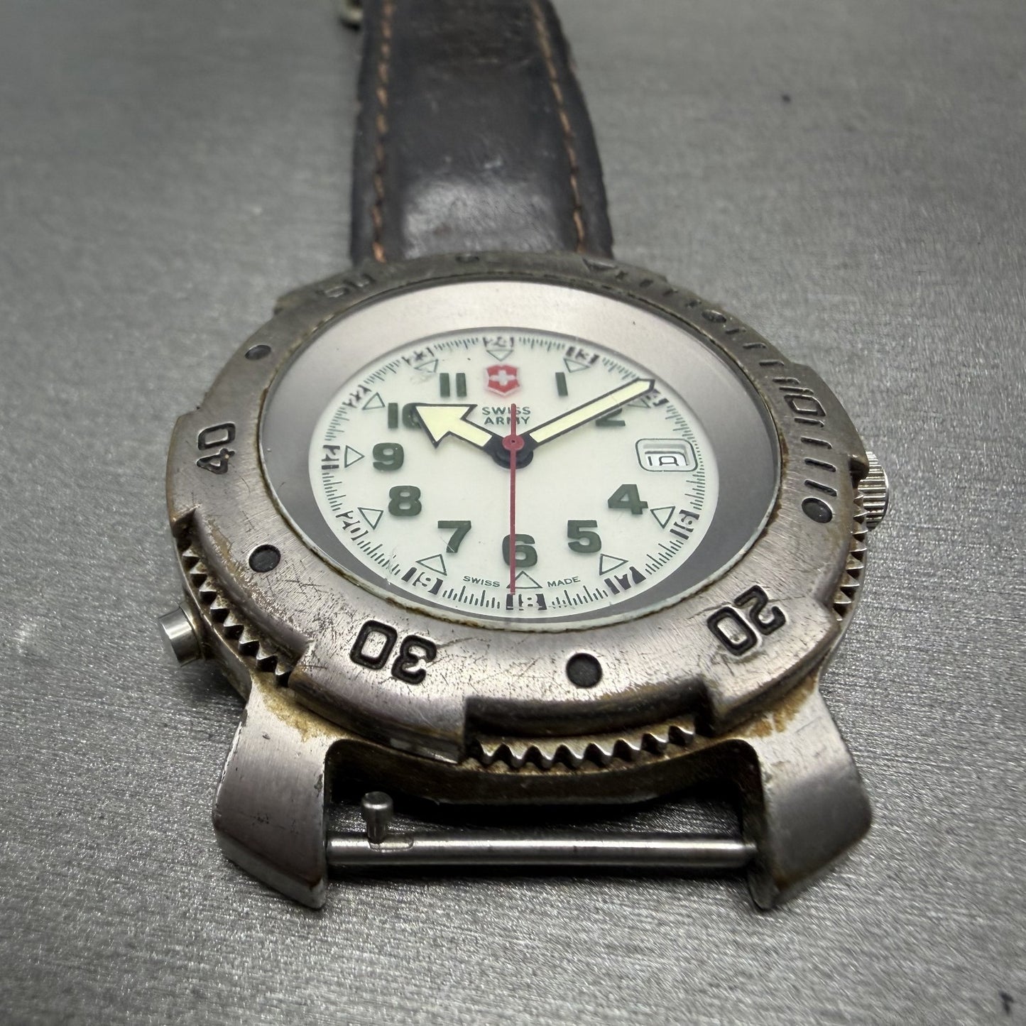 Victorinox Swiss Army Sportline Watch Men 40mm White Dial Silver Date PARTS ABC3