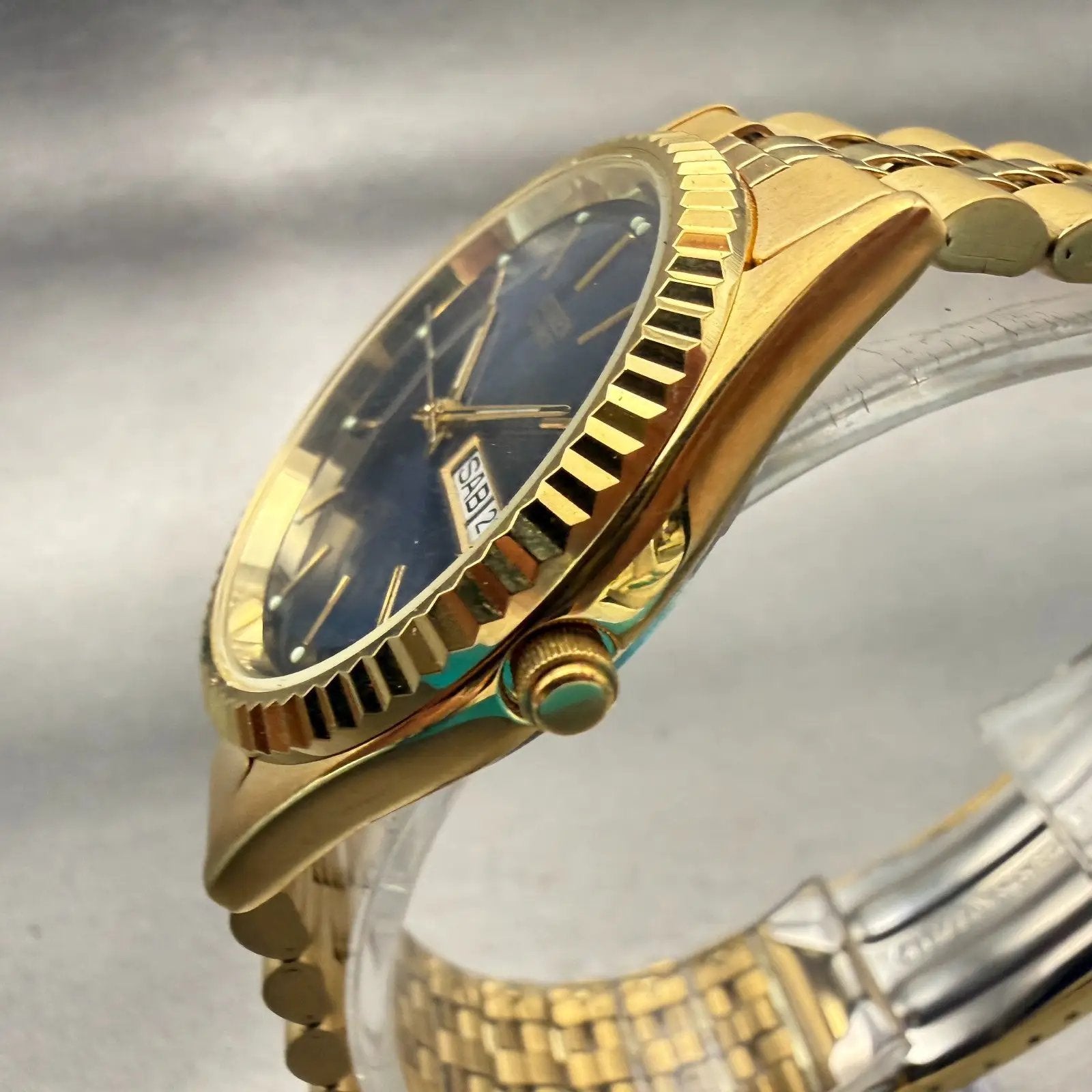 Citizen CQ Watch Men 35mm Blue Dial Gold Tone Daydate Round 1102-R12543 New Batt2