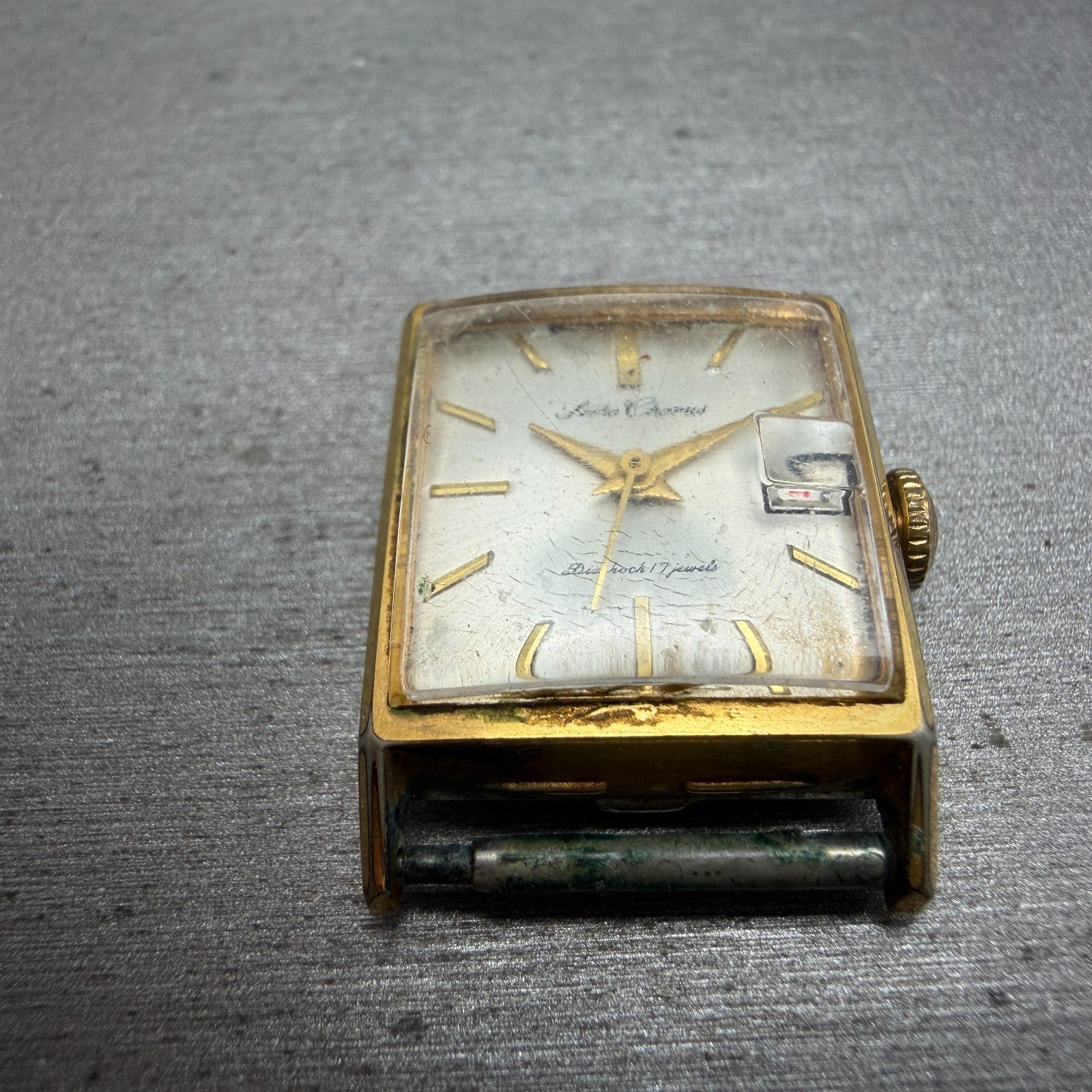 Seiko Chronos Tank Watch Women 20mm Silver Dial Gold Tone Date Manual 333010 Run2