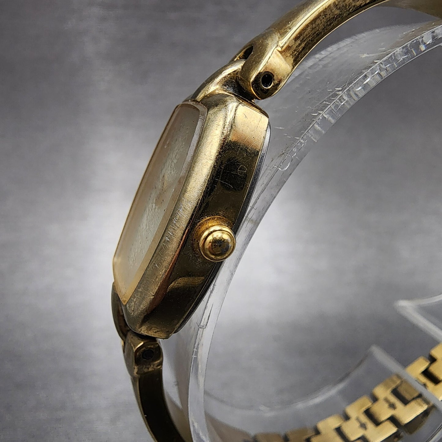 Citizen EcoDrive Watch Women 17mm White Dial Gold Tone B023S023106 Runs2